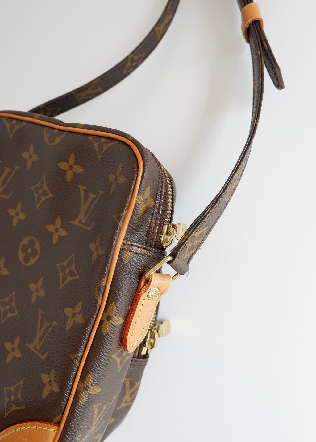 Preowned Louis Vuitton Monogram Amazone Crossbody Bag