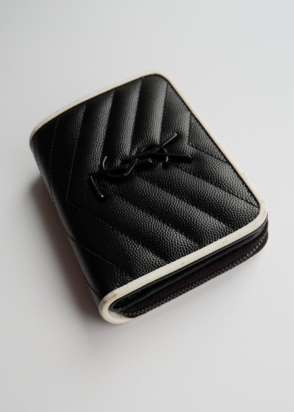 Authentic Preowned Saint Laurent YSL Black/ White Bi-Fold Short Wallet