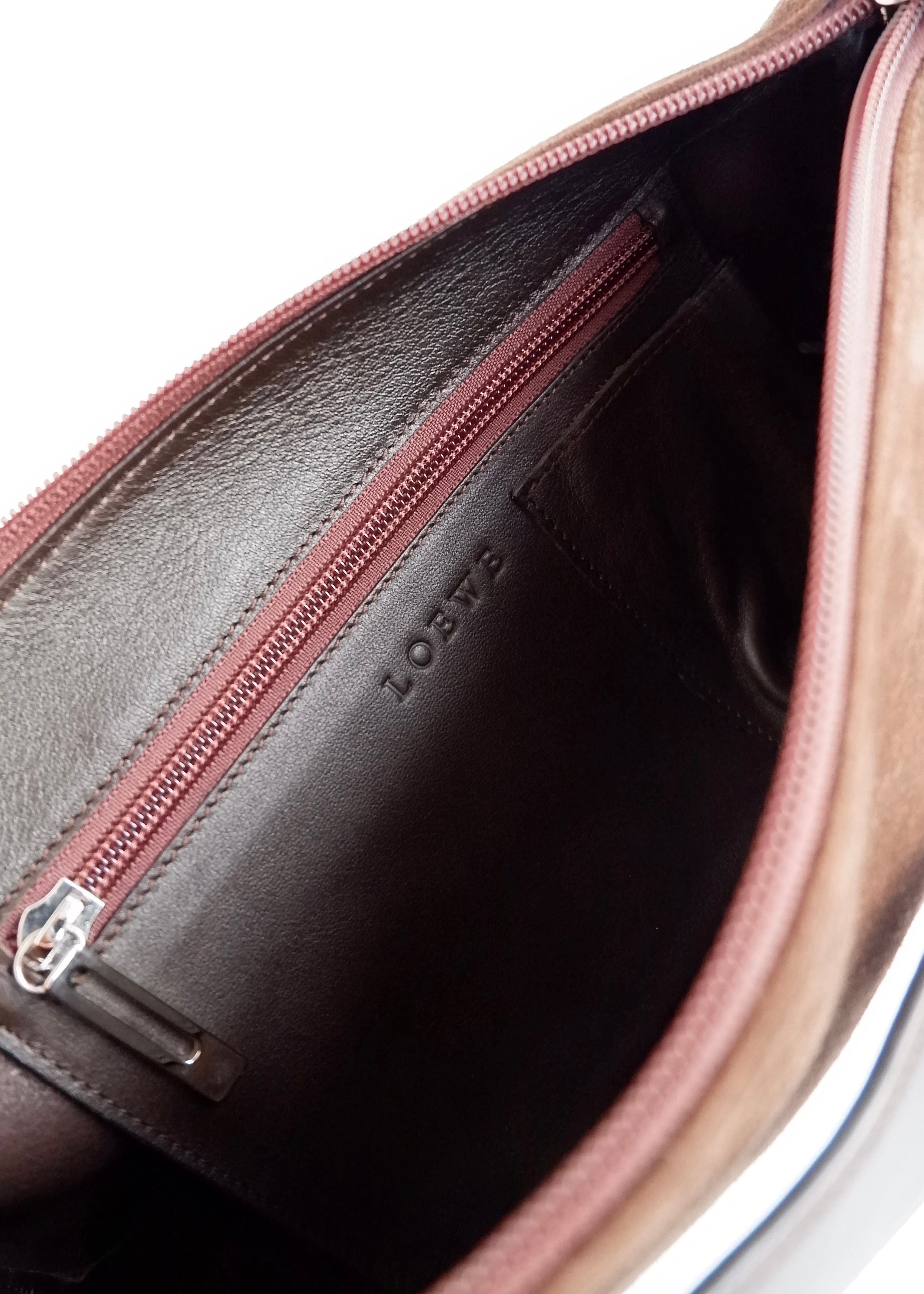 Sac bandoulière Loewe d'occasion authentique en daim marron