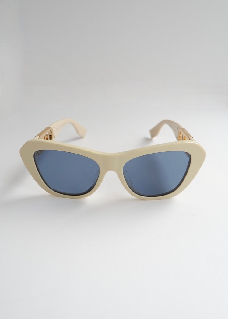 Preowned Fendi Beige Acetate Cat Eye Sunglasses