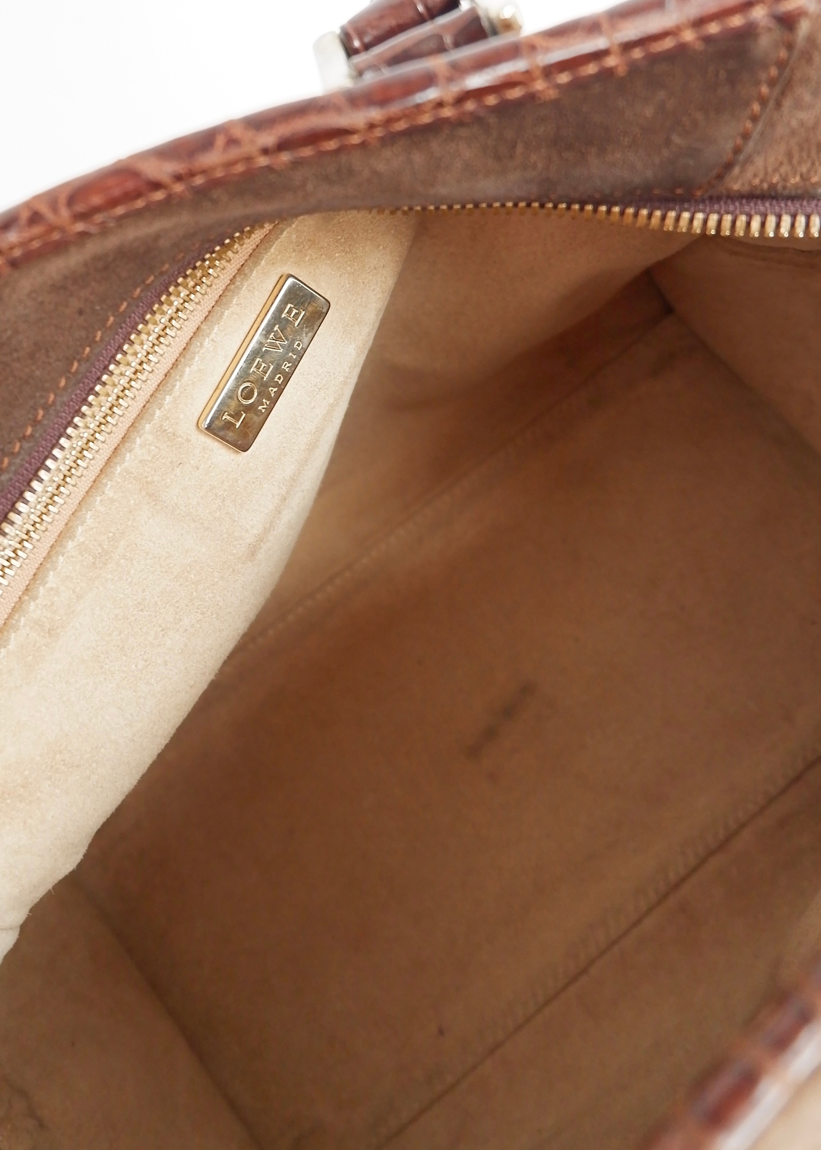 Sac à main Loewe authentique d'occasion en daim marron