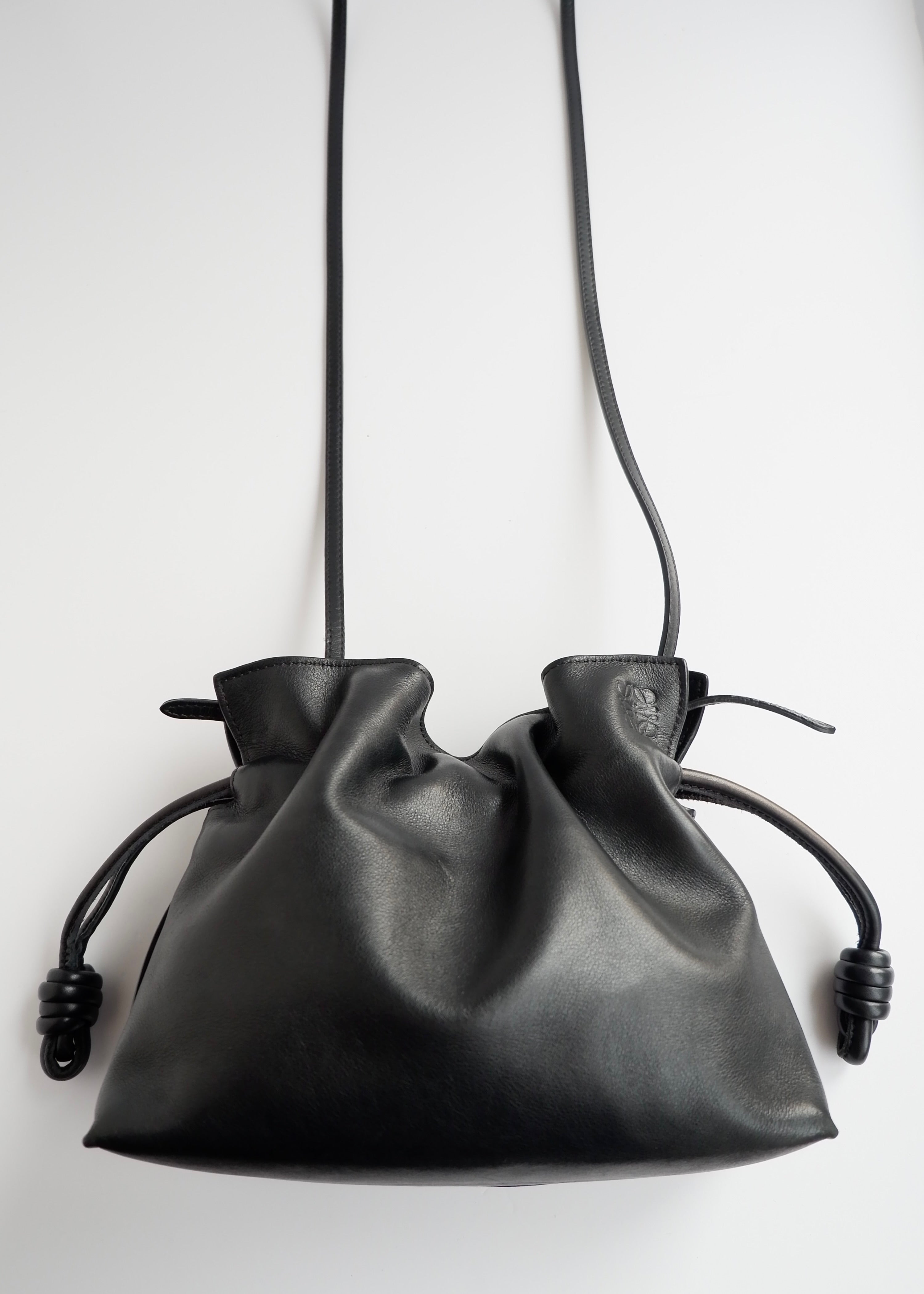 Pochette/sac bandoulière Loewe Flamenco Knot en cuir noir authentique d'occasion