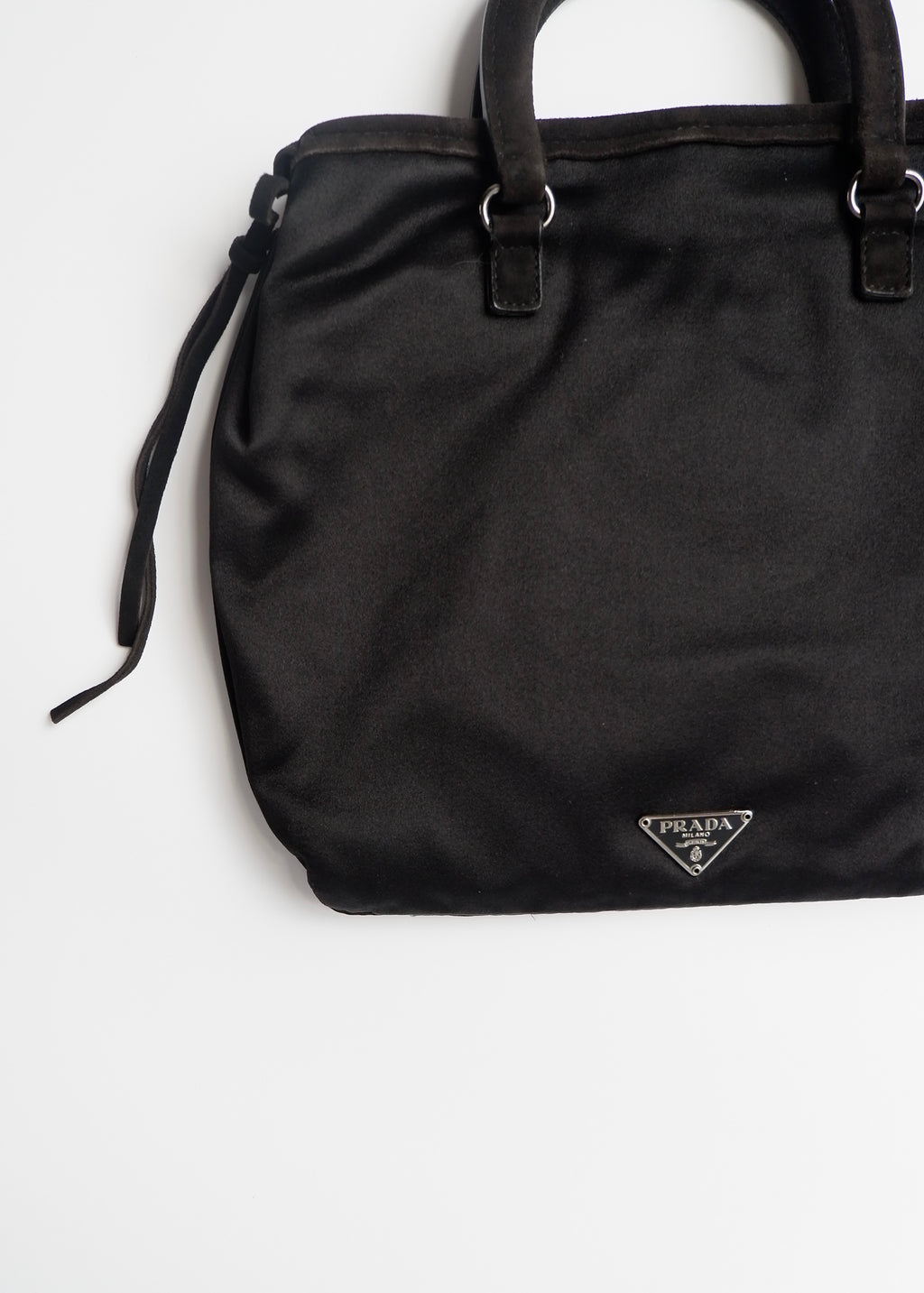 Authentique Sac à main Prada Noir en satin, petit modèle, d'occasion