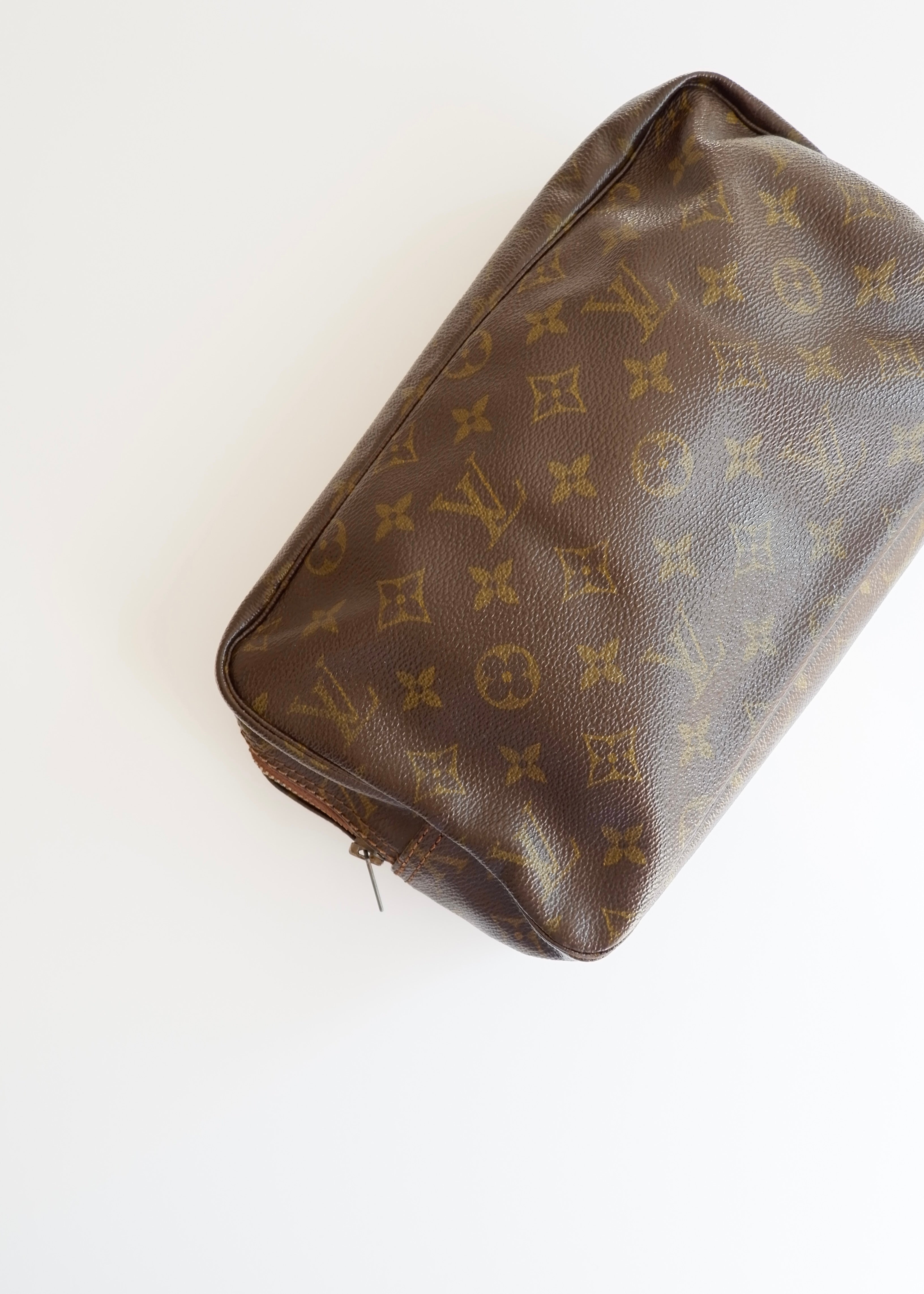 Trousse de Toilette Louis Vuitton Monogram Authentique d'Occasion Vintage