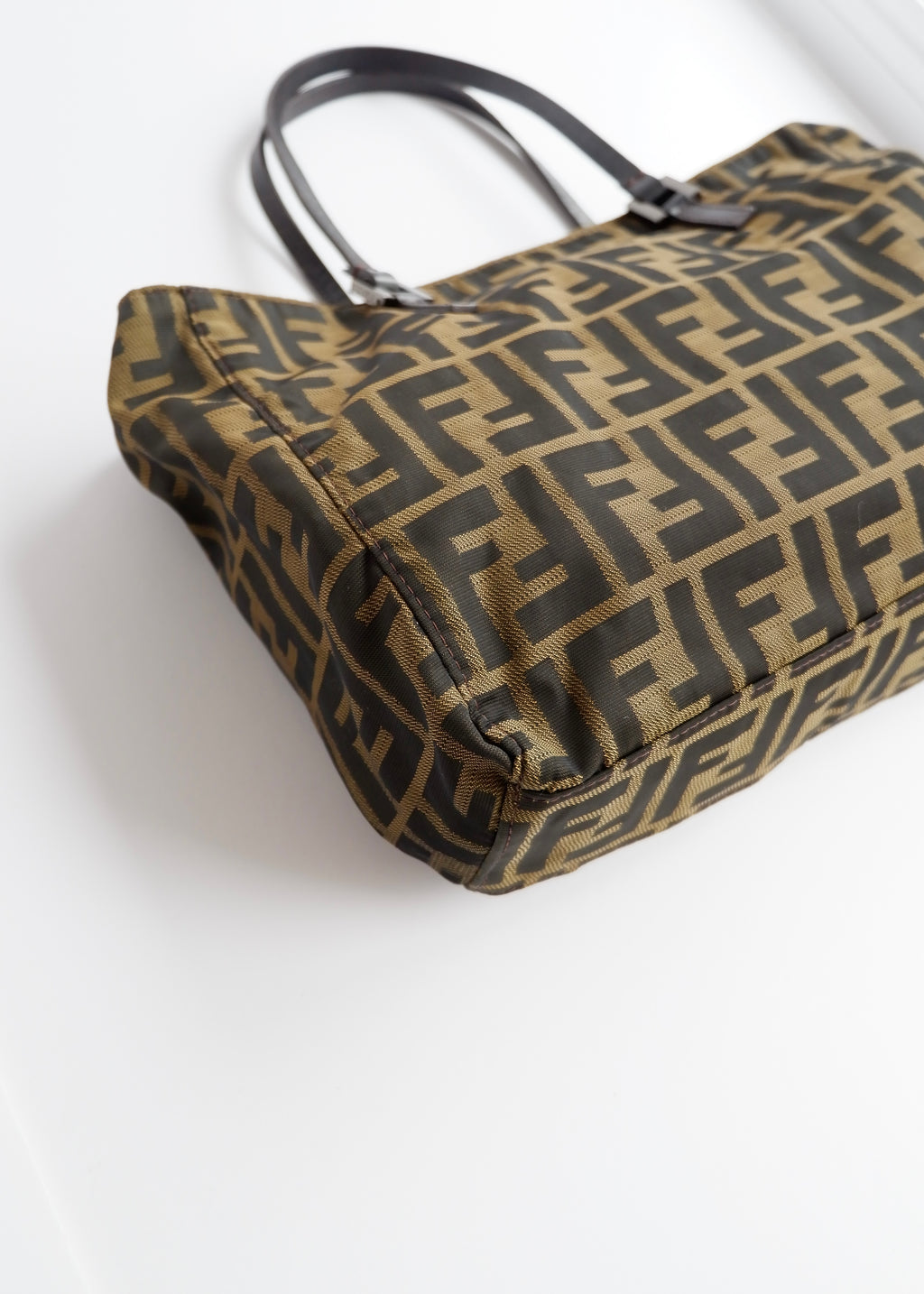Sac à main Fendi d'occasion authentique vintage en toile Zucca marron