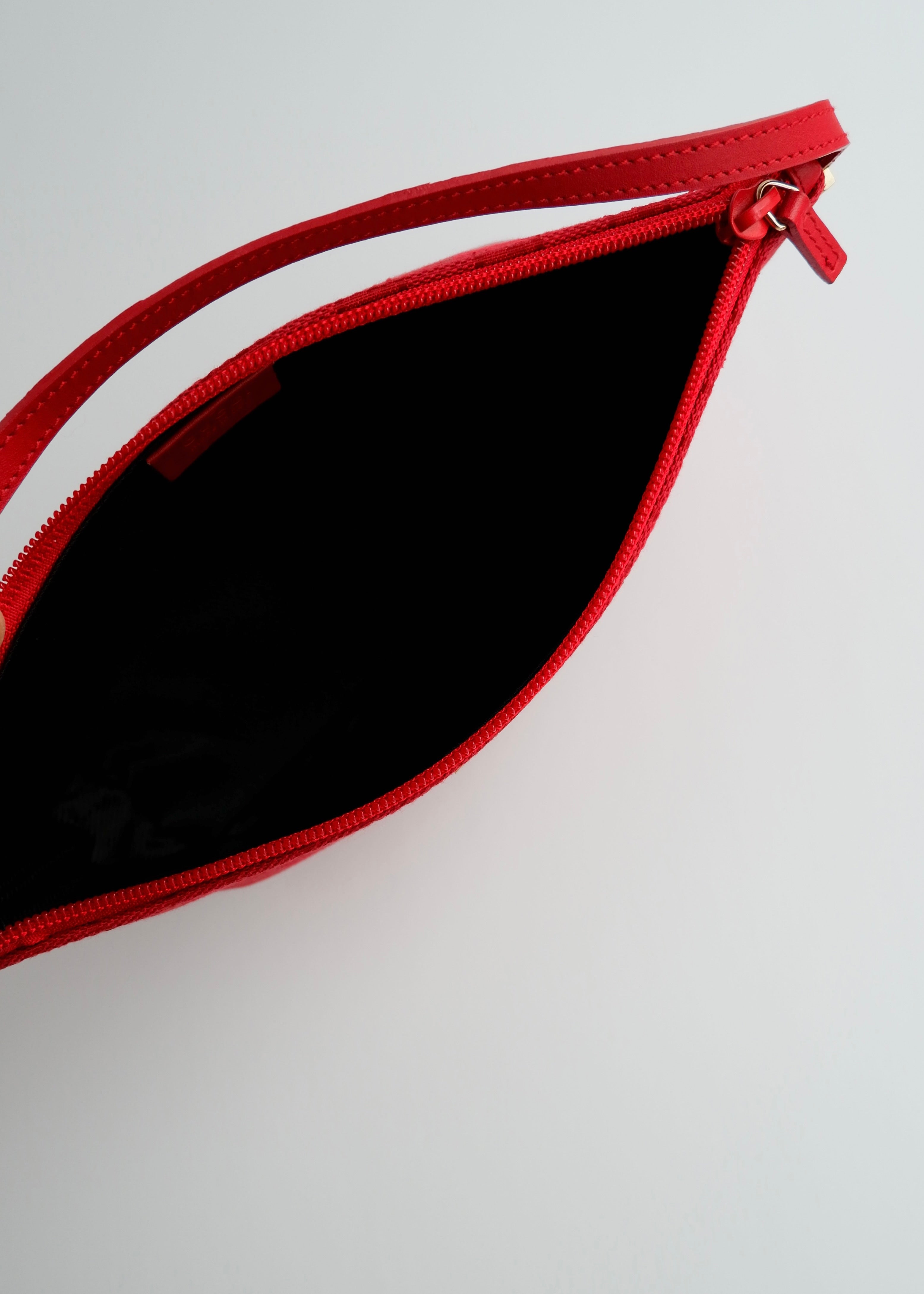 Authentic Preowned Gucci Red GG Canvas Boat Pochette Shoulder Bag