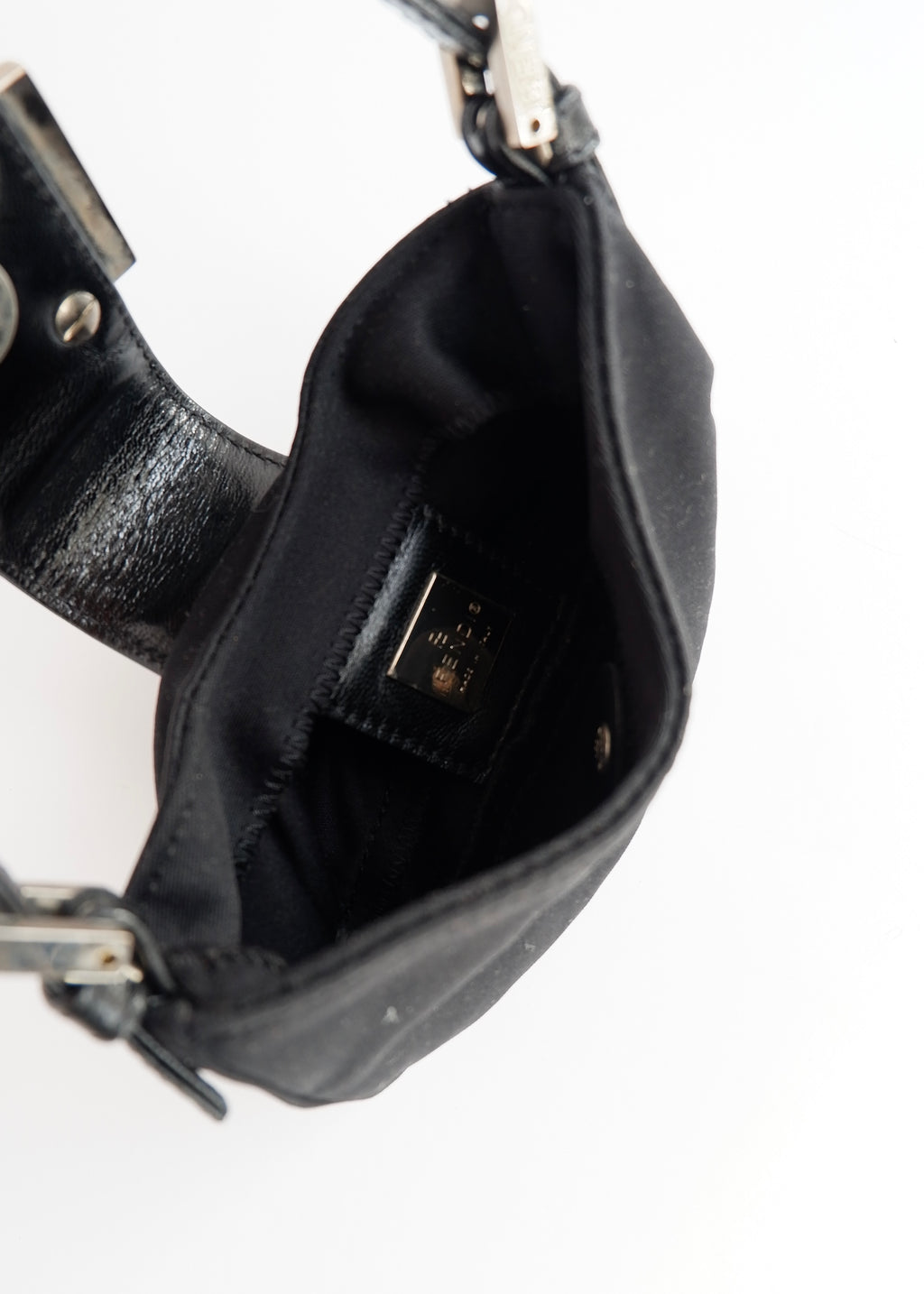 Authentique sac Fendi Micro Croissant en tissu noir d'occasion