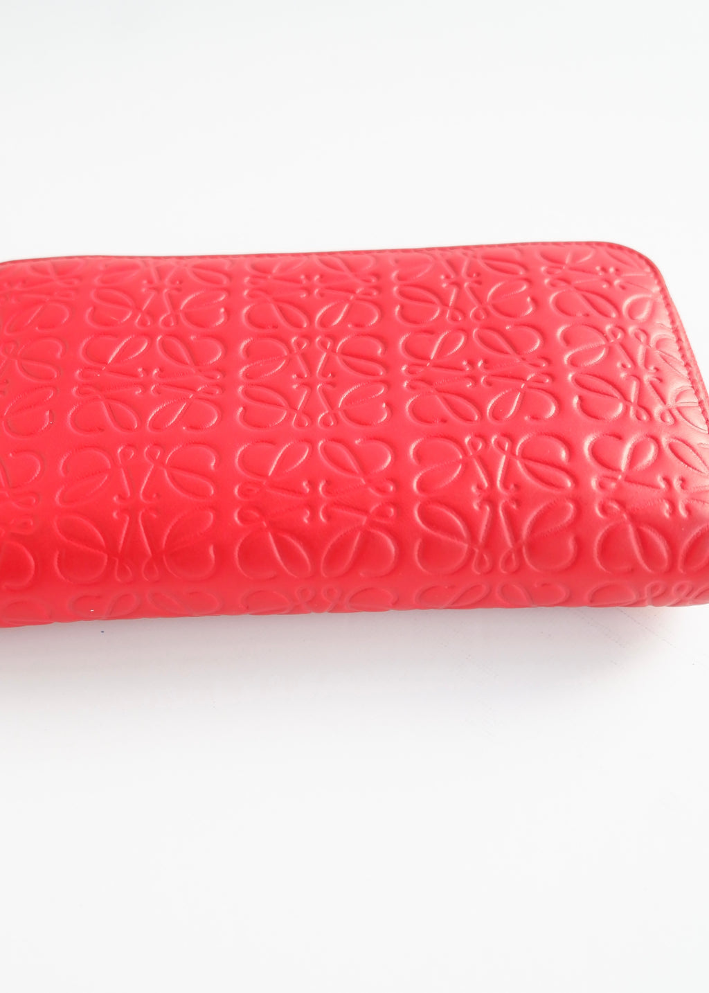 Portefeuille Long Loewe Rouge Zippé Pré-aimé Authentique