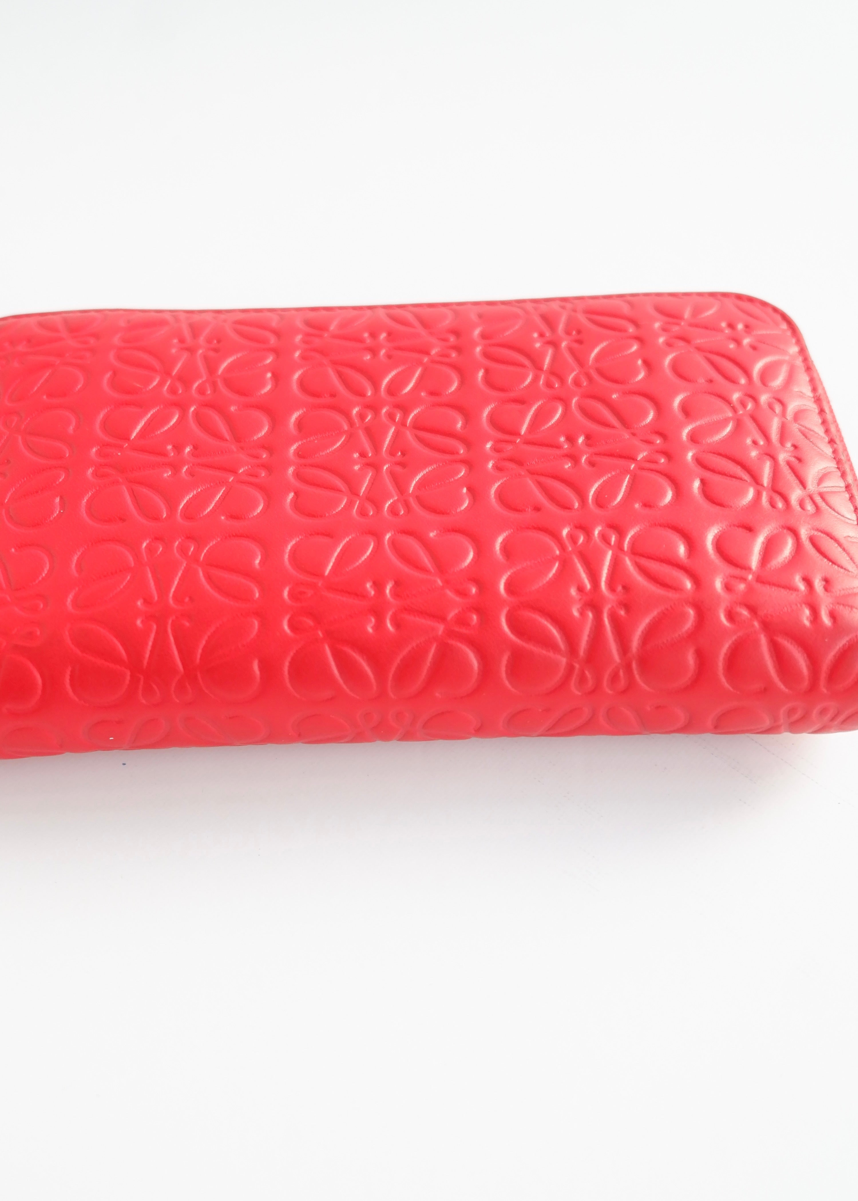 Portefeuille Long Loewe Rouge Zippé Pré-aimé Authentique