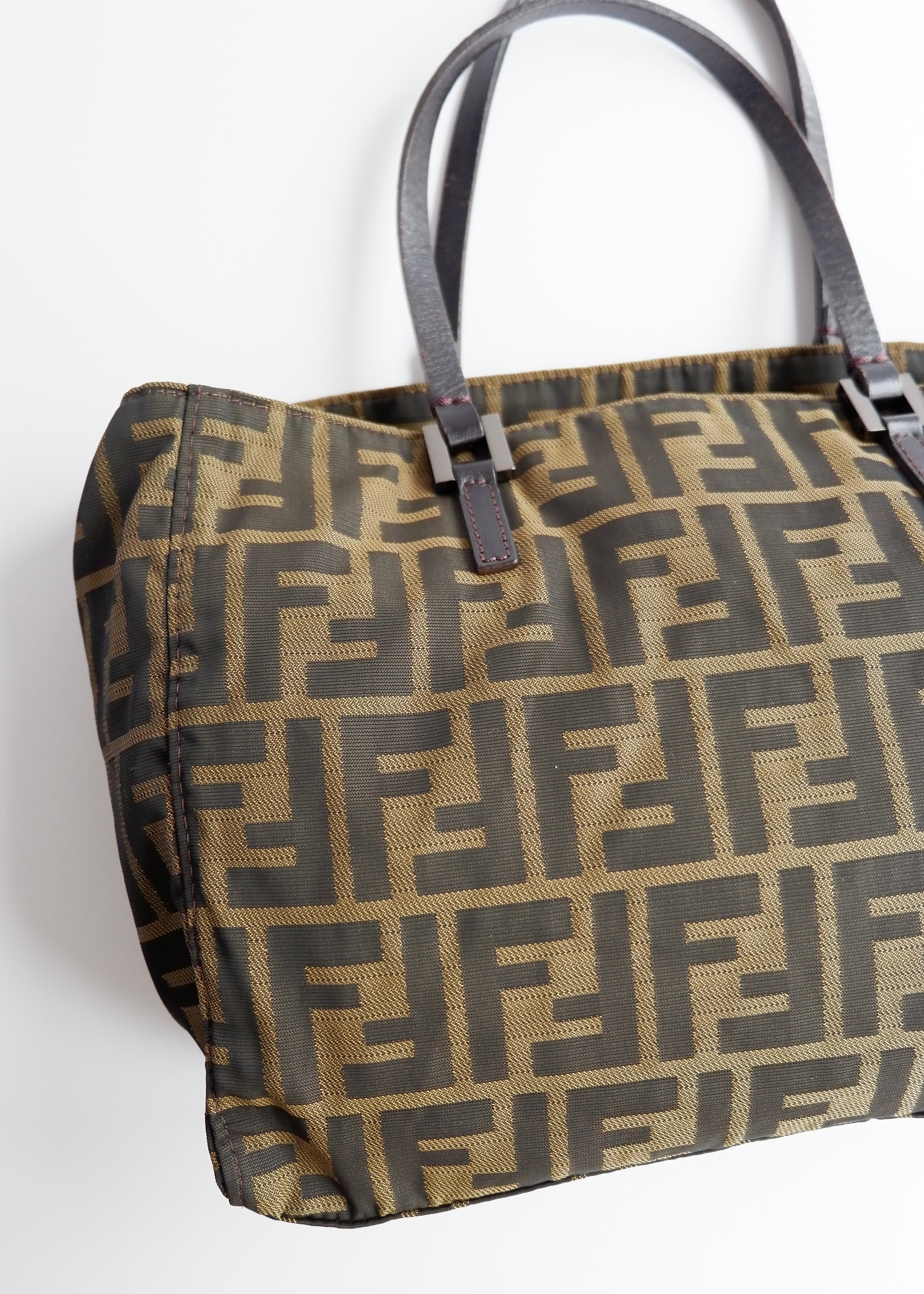 Sac à main Fendi d'occasion authentique vintage en toile Zucca marron