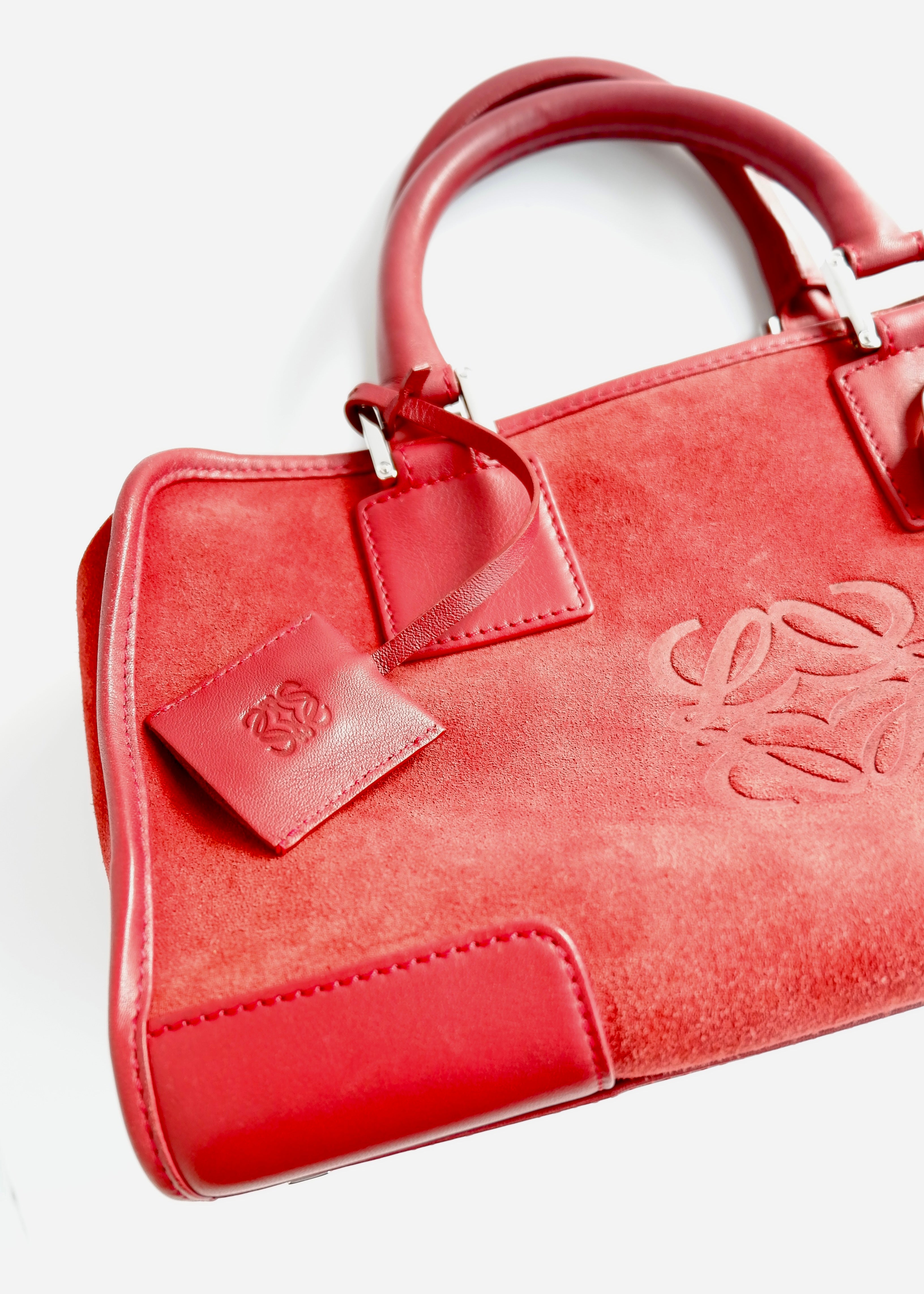Sac Amazona Loewe en daim rouge d'occasion authentique