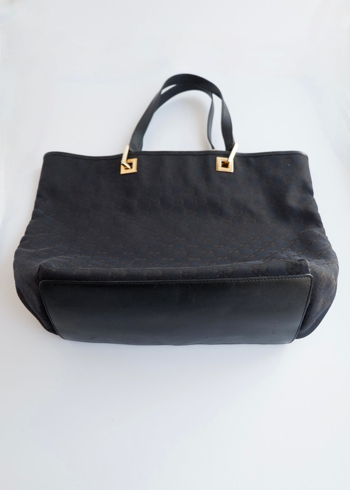 Preowned Gucci Black GG Canvas Shoulder Bag GHW