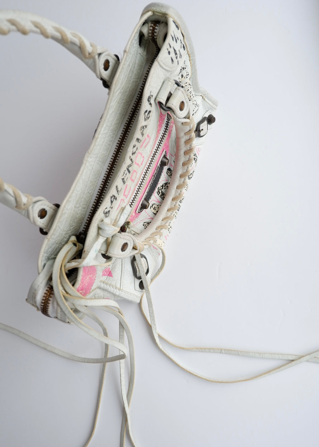 Sac Balenciaga City petite taille en cuir graffiti blanc/rose authentique d'occasion