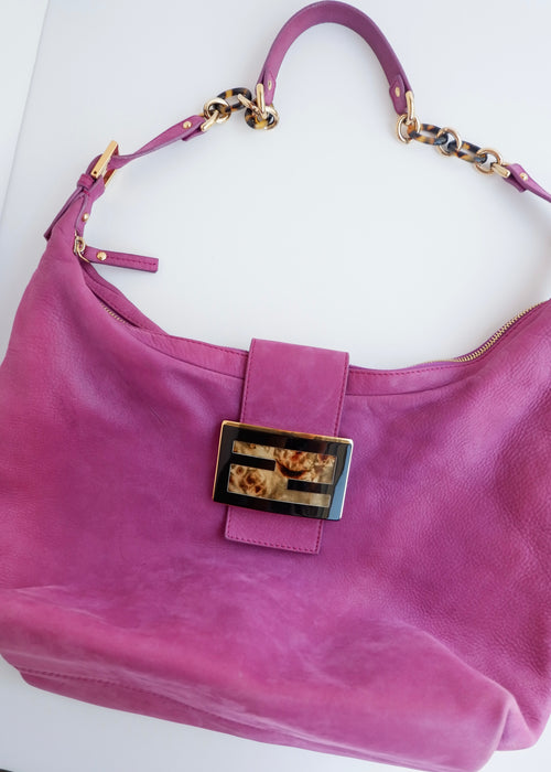 Authentique sac porté épaule Fendi hobo en daim magenta d'occasion