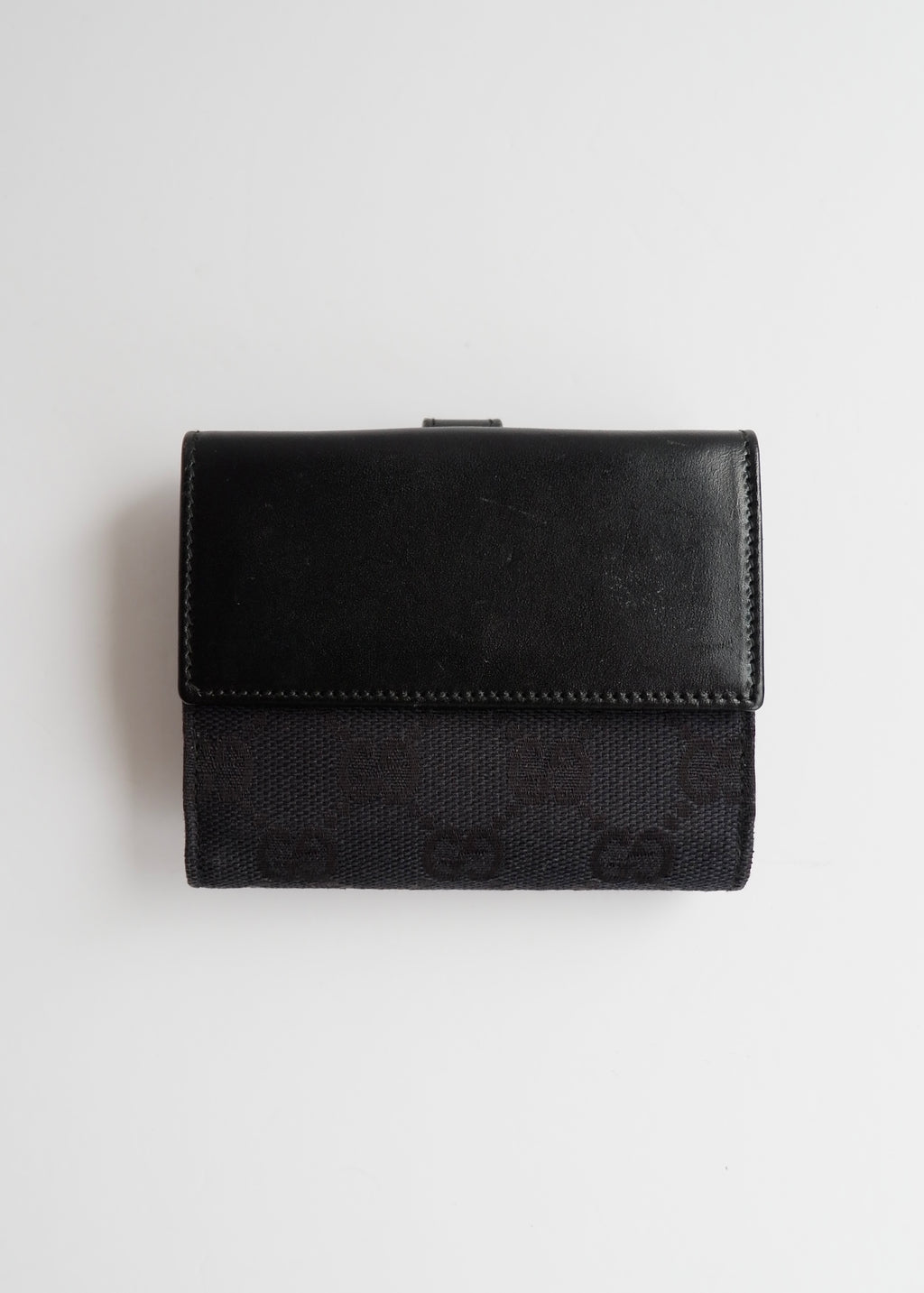 Preowned Gucc Black GG Canvas Compact Jackie Wallet