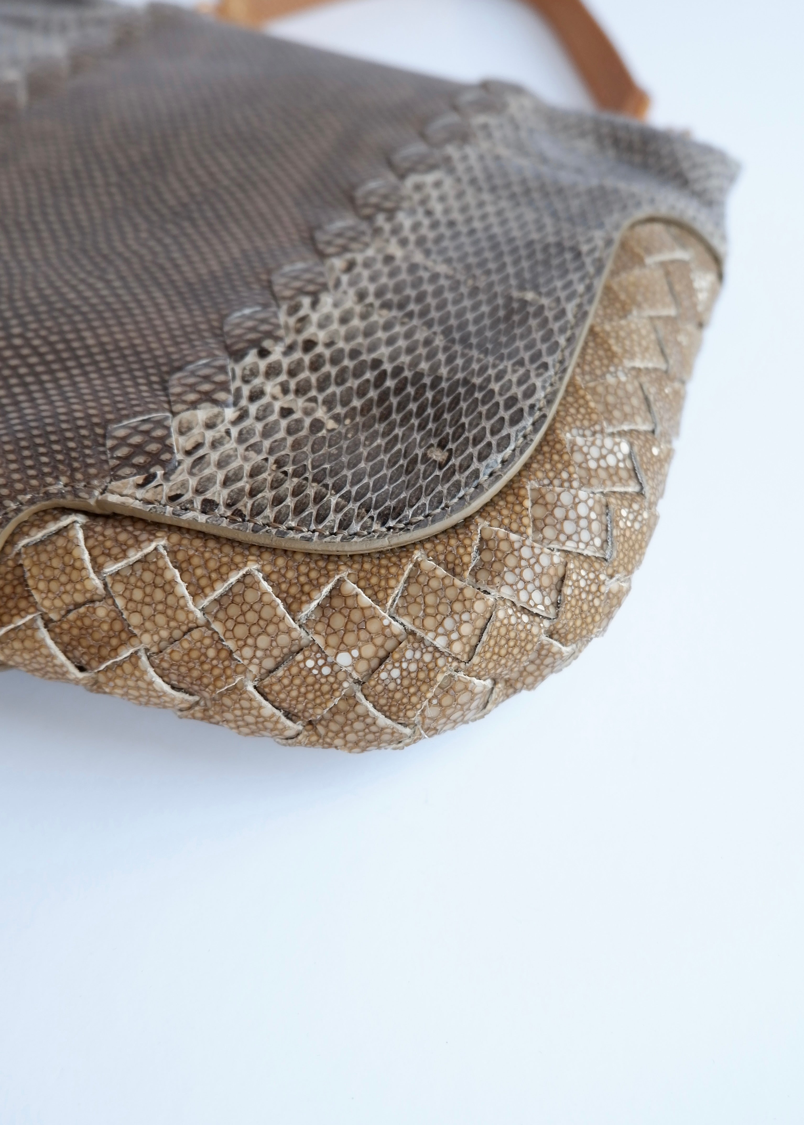 Sac à main en cuir embossé marron/beige Bottega Veneta d'occasion authentique