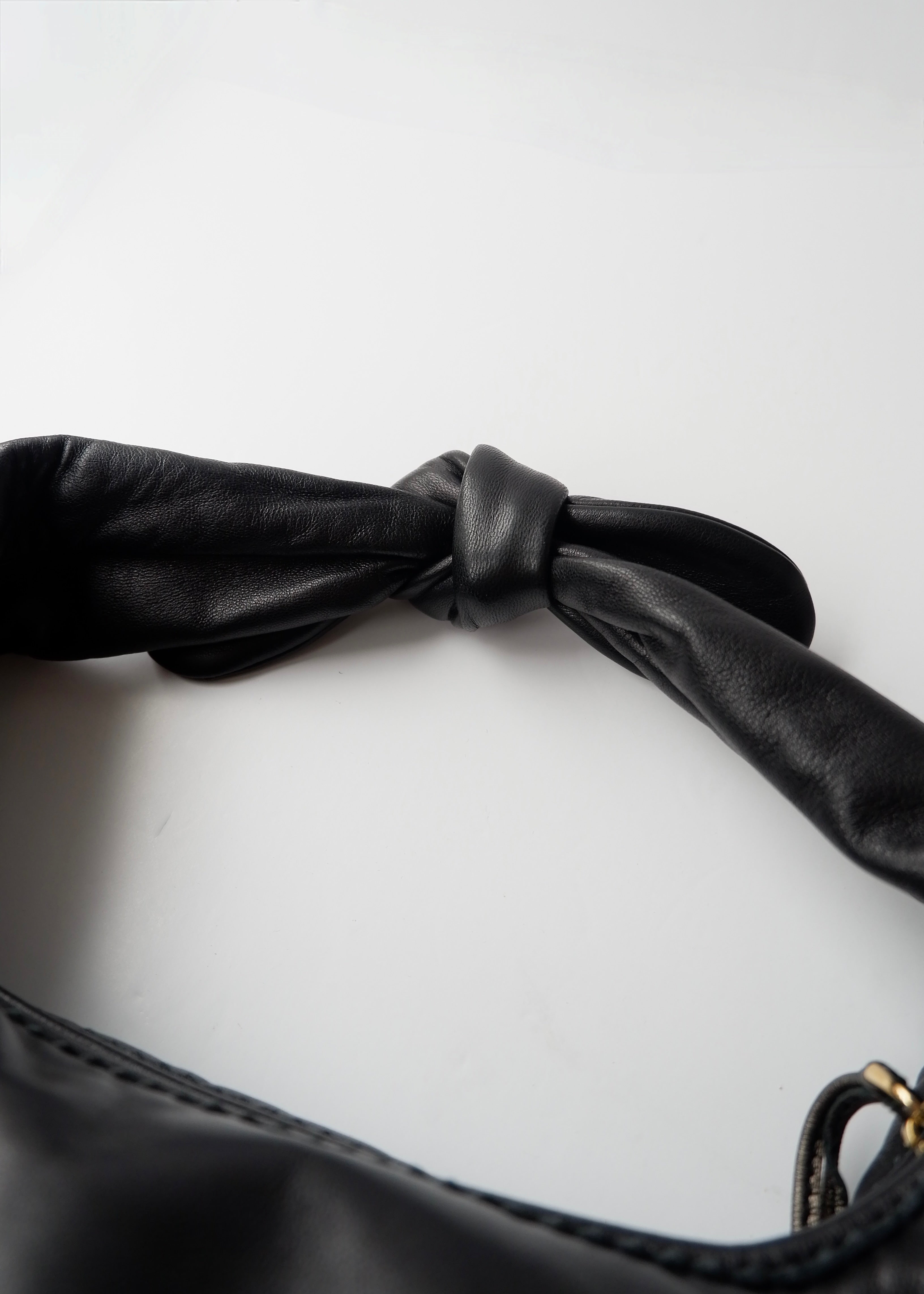 Preowned Loewe Black Leather Hobo Shoulder Bag