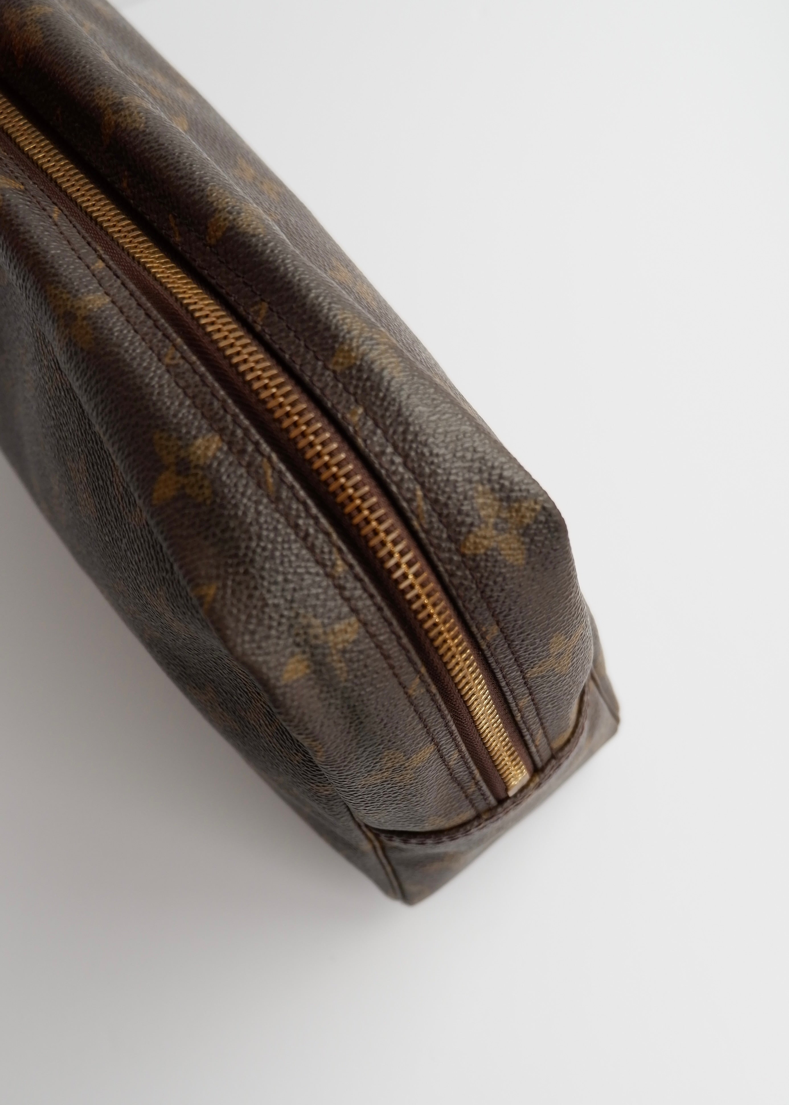 Trousse de Toilette Louis Vuitton Monogram Authentique et d'Occasion