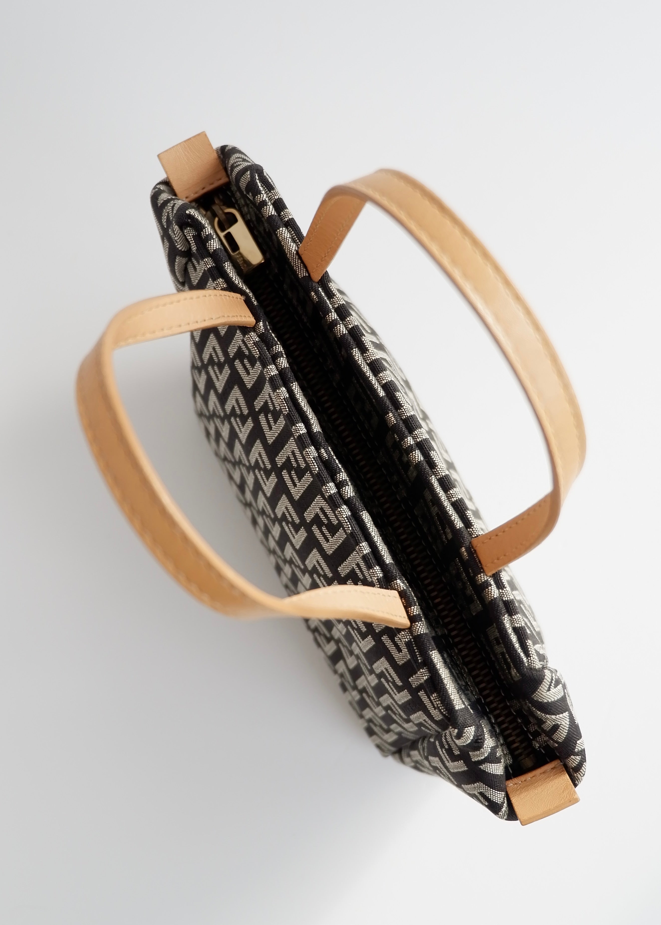 Authentique petit sac fourre-tout Fendi Zucchino noir/beige d'occasion