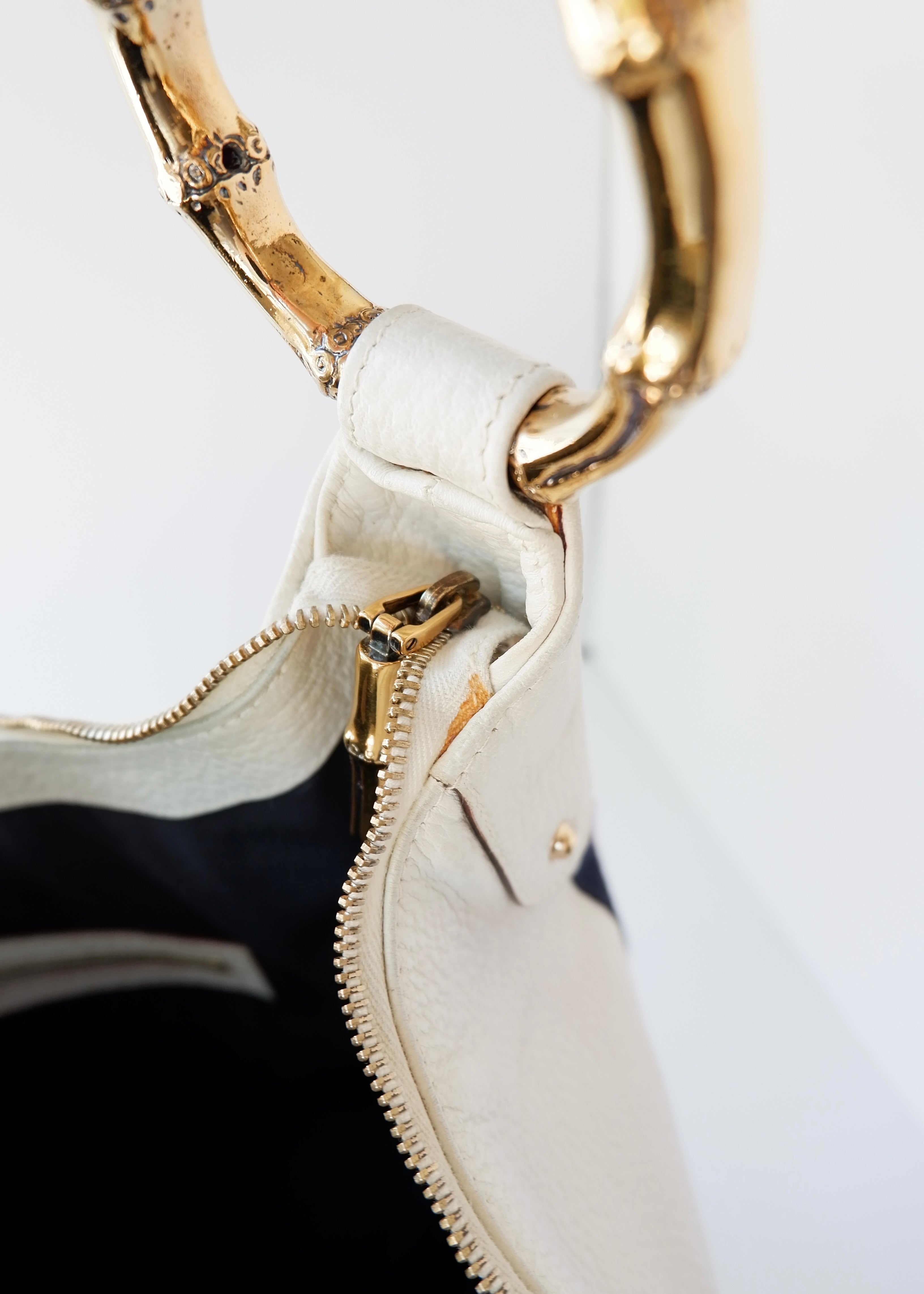 Preowned Gucci White Leather Sherry Line Hobo Shoulder Bag