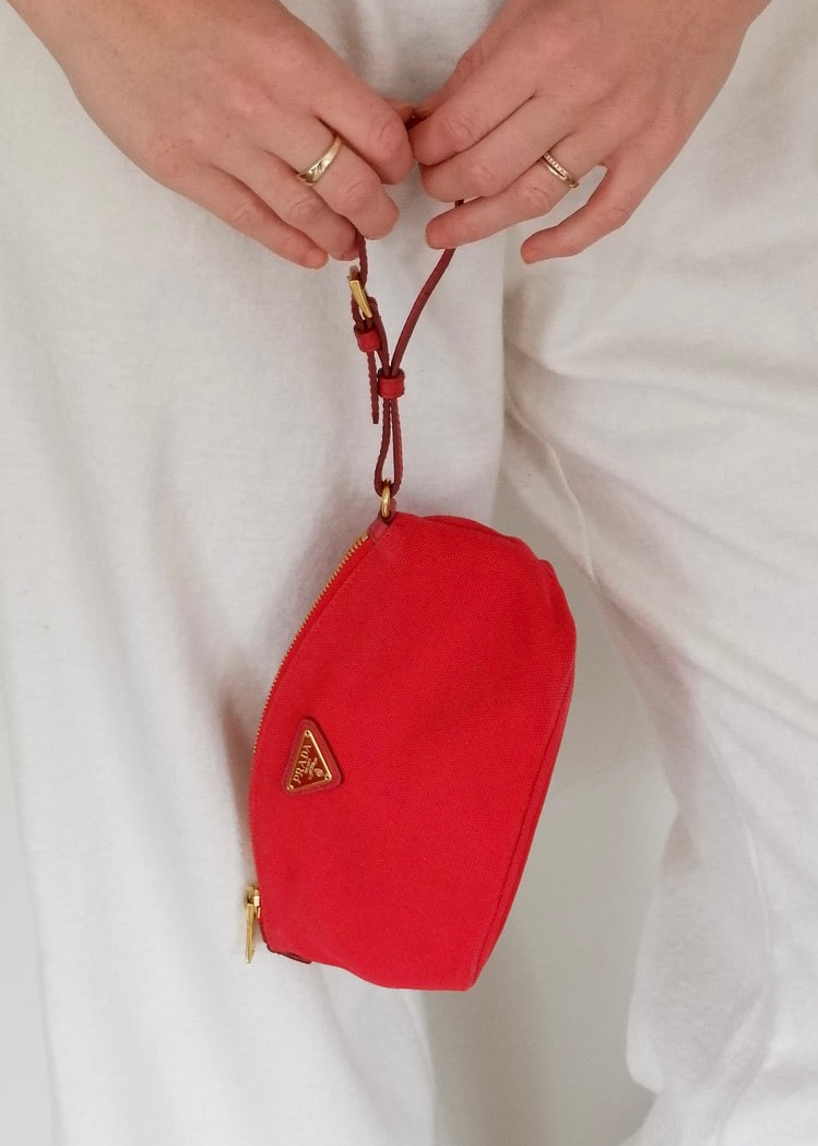 Pochette Prada en toile rouge authentique d'occasion