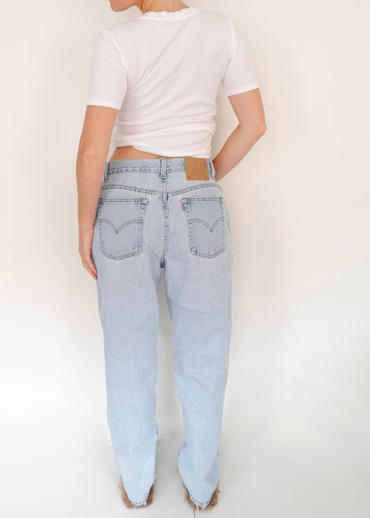 Levis Vintage 550 Light Wash Relaxed Fit Jeans - 31