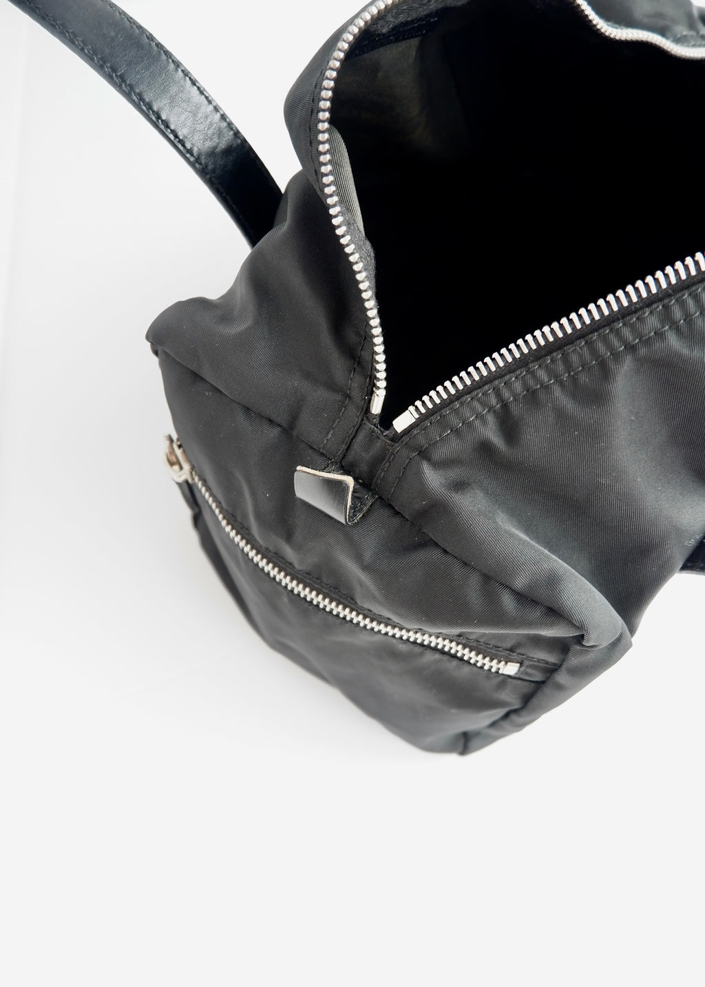 Sac à bandoulière Prada Bowler en nylon noir authentique d'occasion