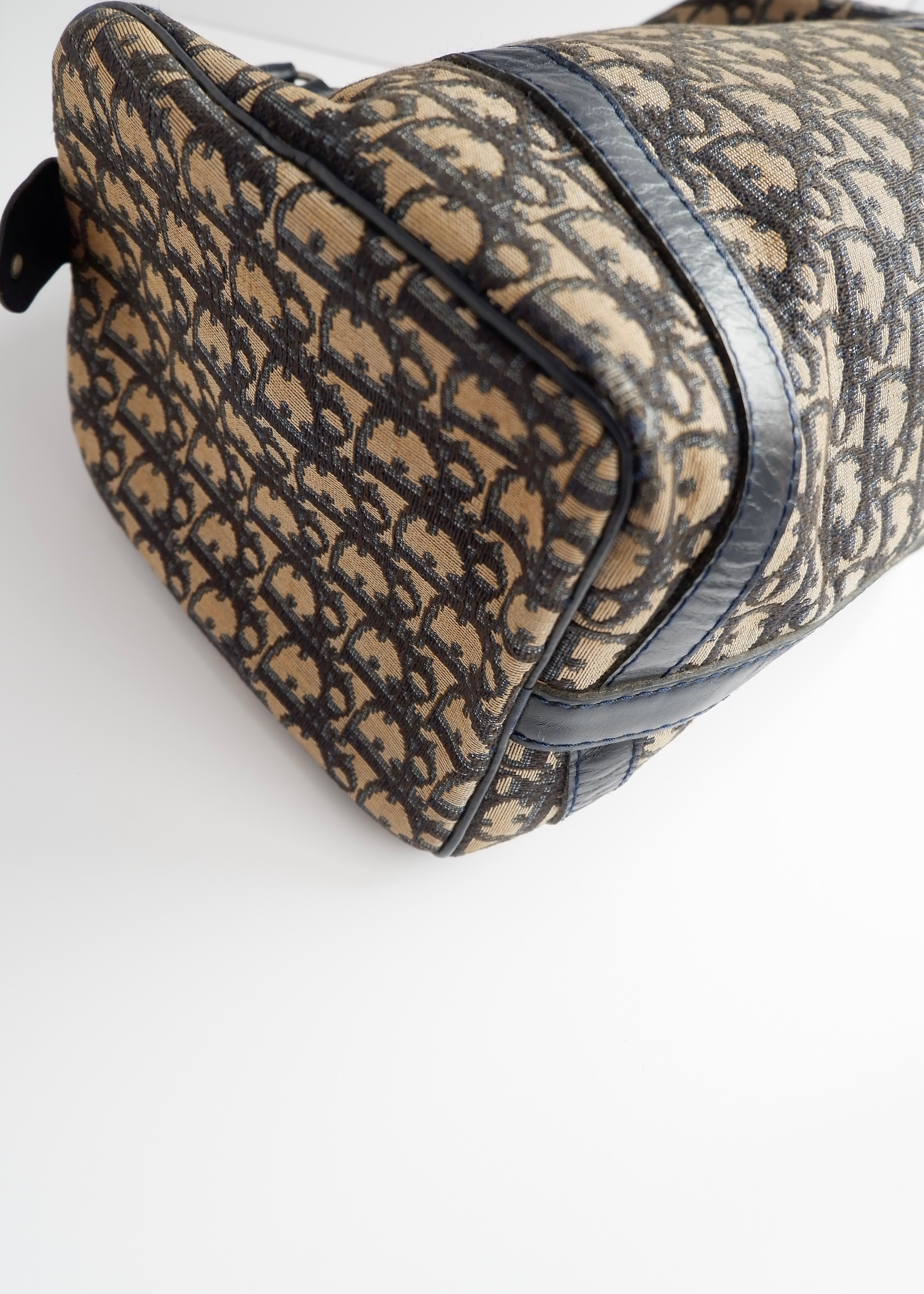 Authentique sac Boston vintage Dior en toile Trotter bleu marine