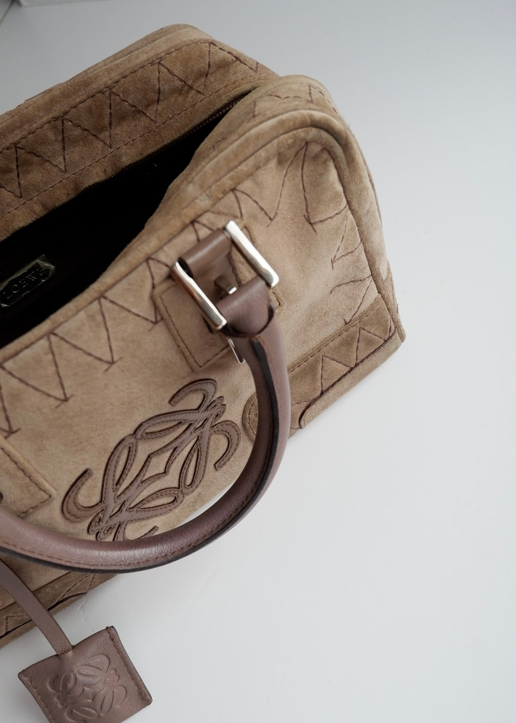 Sac à main Loewe Amazona en daim gris authentique d'occasion