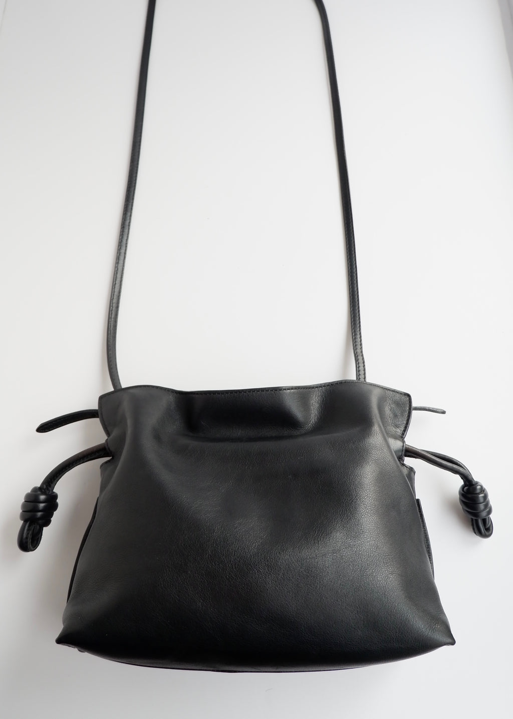 Pochette/sac bandoulière Loewe Flamenco Knot en cuir noir authentique d'occasion