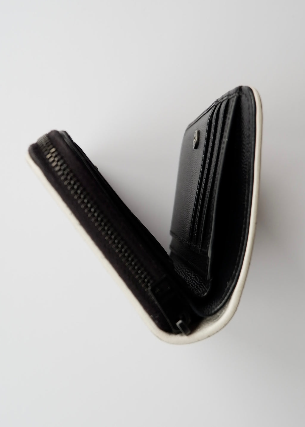 Authentic Preowned Saint Laurent YSL Black/ White Bi-Fold Short Wallet