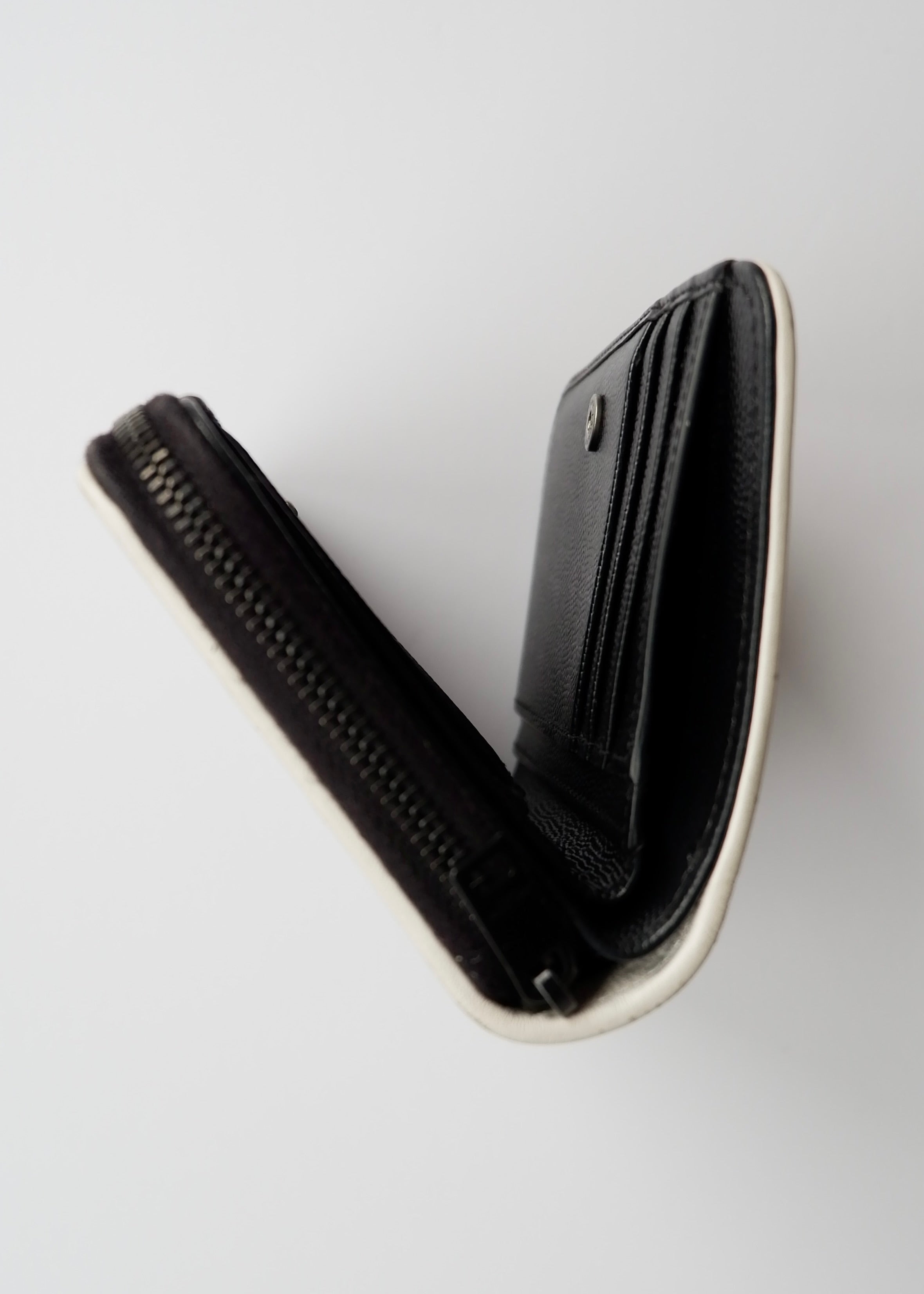 Authentic Preowned Saint Laurent YSL Black/ White Bi-Fold Short Wallet