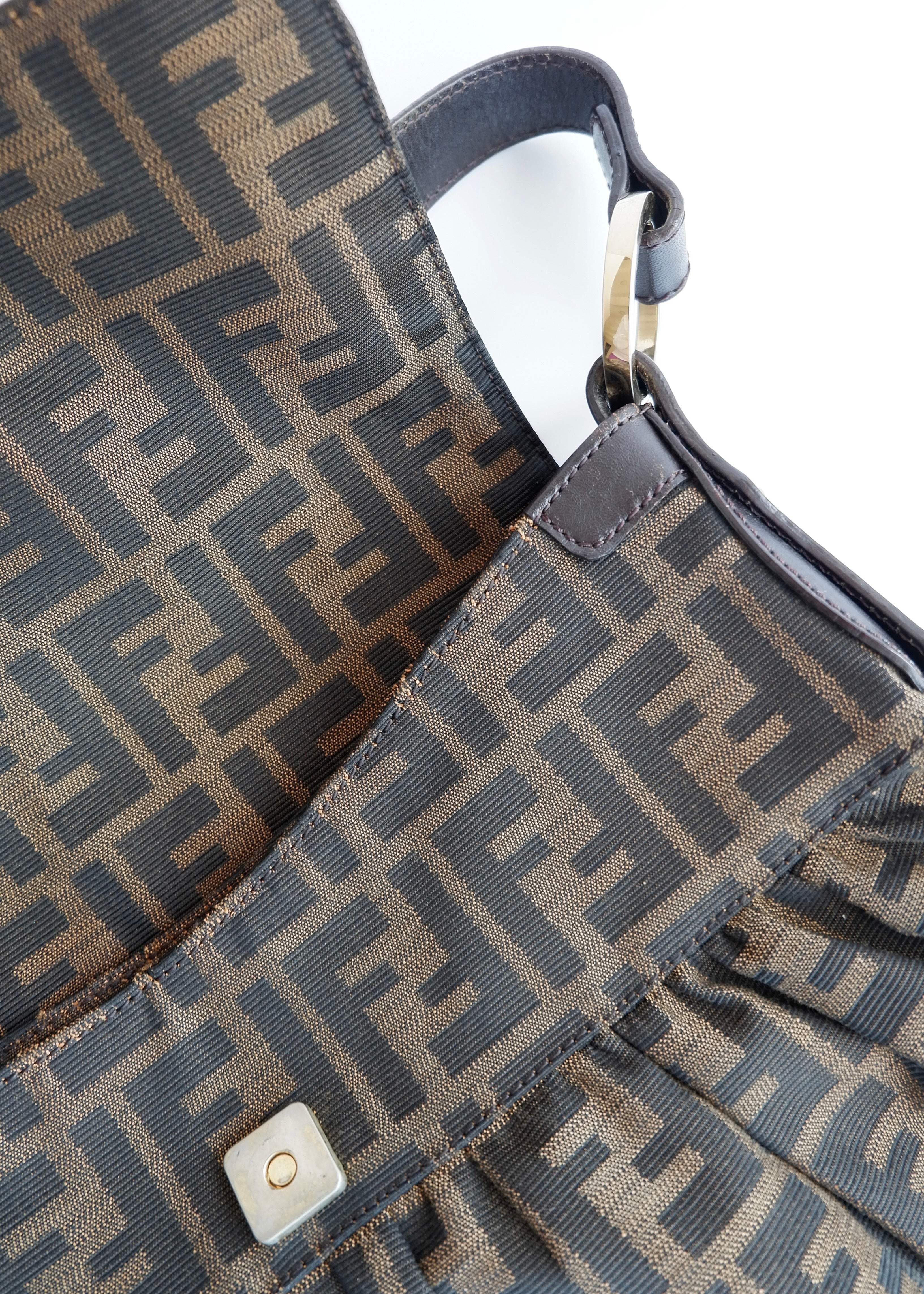 Sac porté épaule Fendi Zucca Chef marron vintage d'occasion authentique
