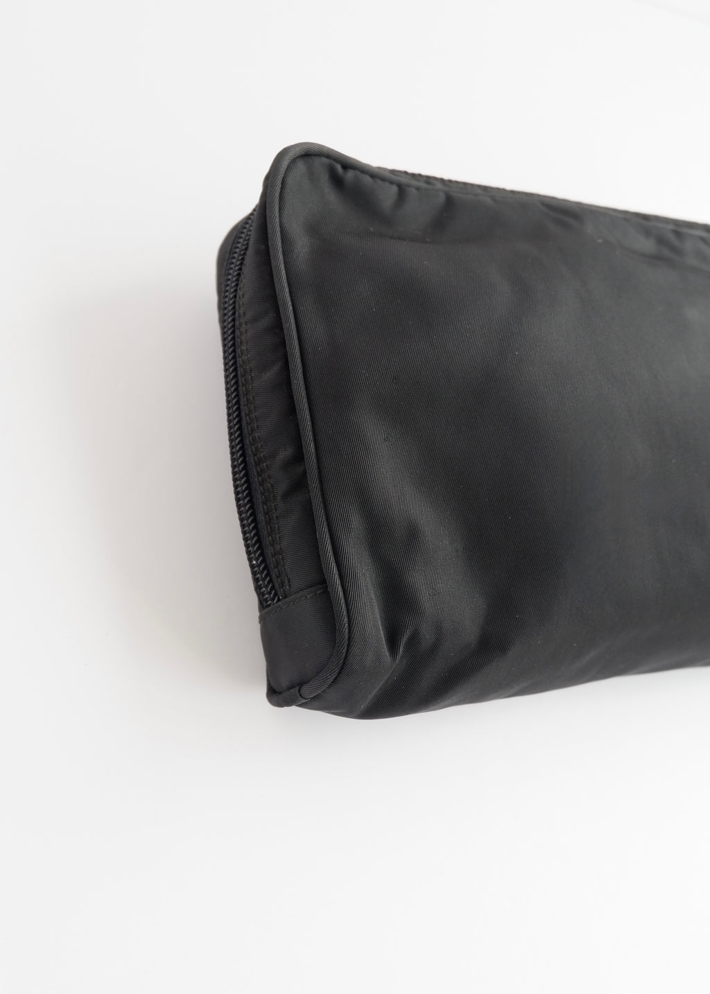 Pochette Prada authentique d'occasion en nylon noir