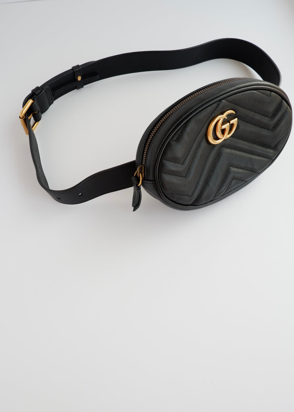 Sac ceinture Gucci Marmont authentique d'occasion en cuir noir
