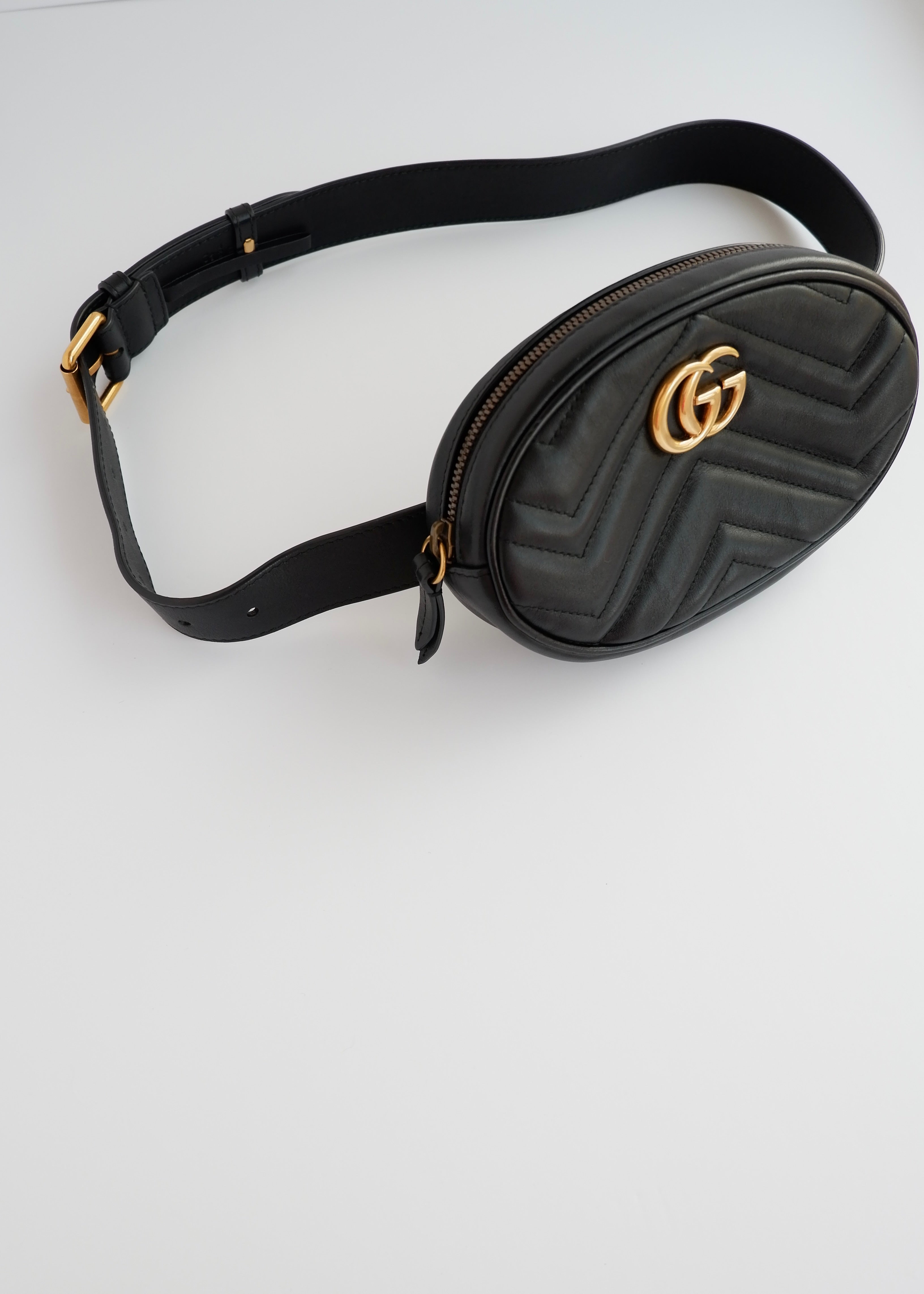 Sac ceinture Gucci Marmont authentique d'occasion en cuir noir