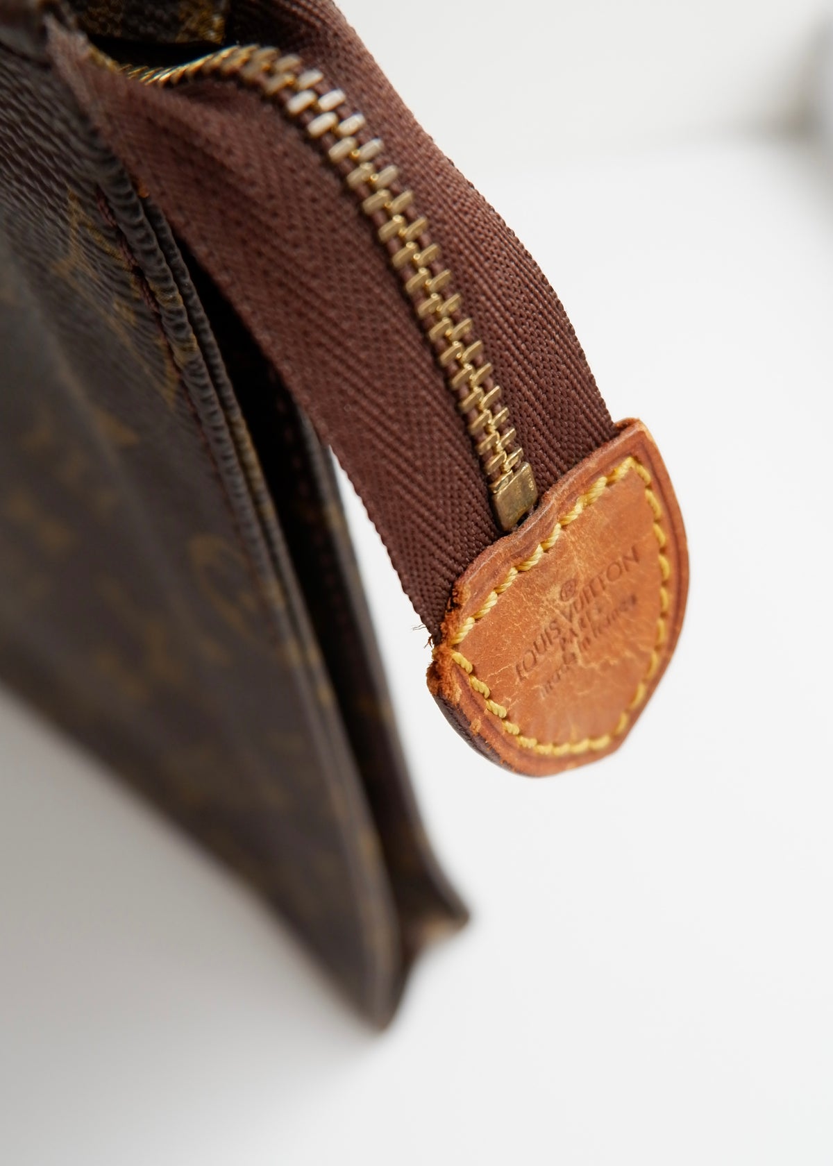 Preowned Louis Vuitton Monogram Toiletry 26 Pouch