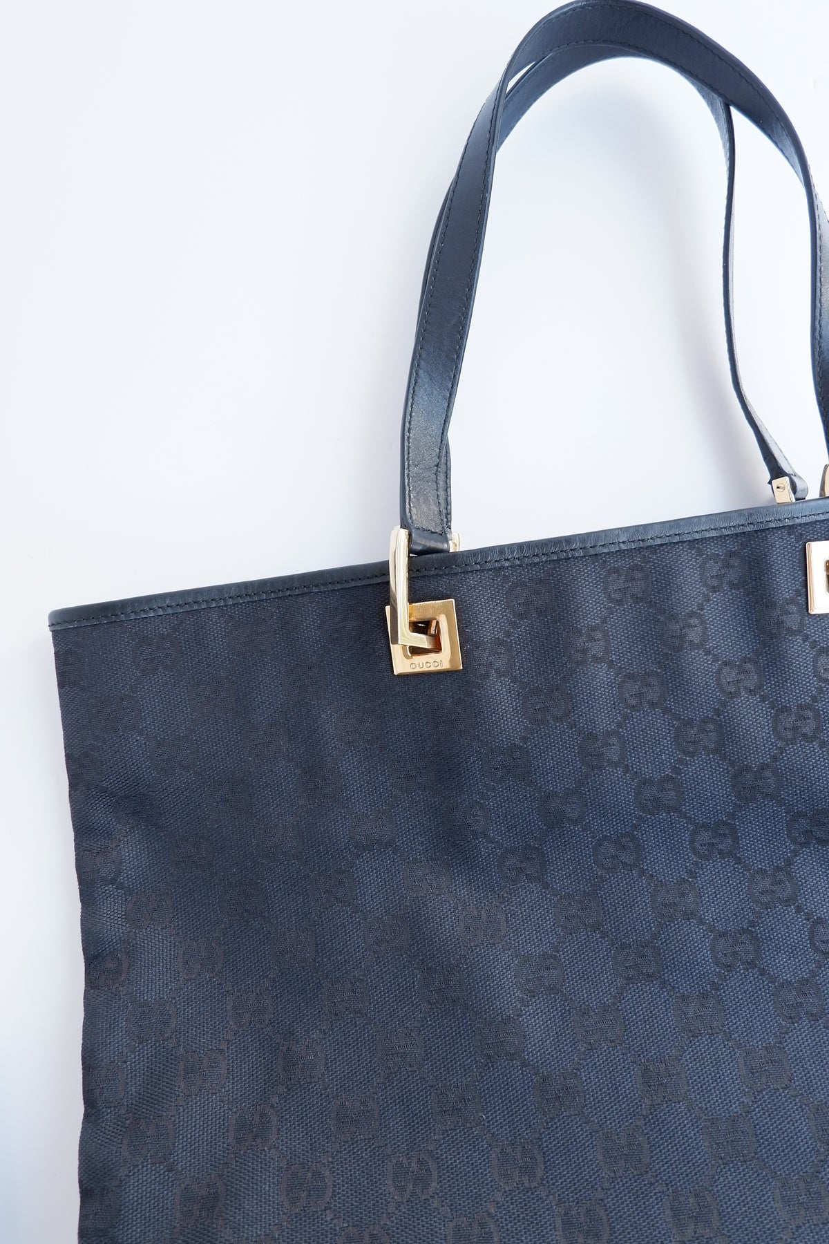 Preowned Gucci Black GG Canvas Shoulder Bag GHW