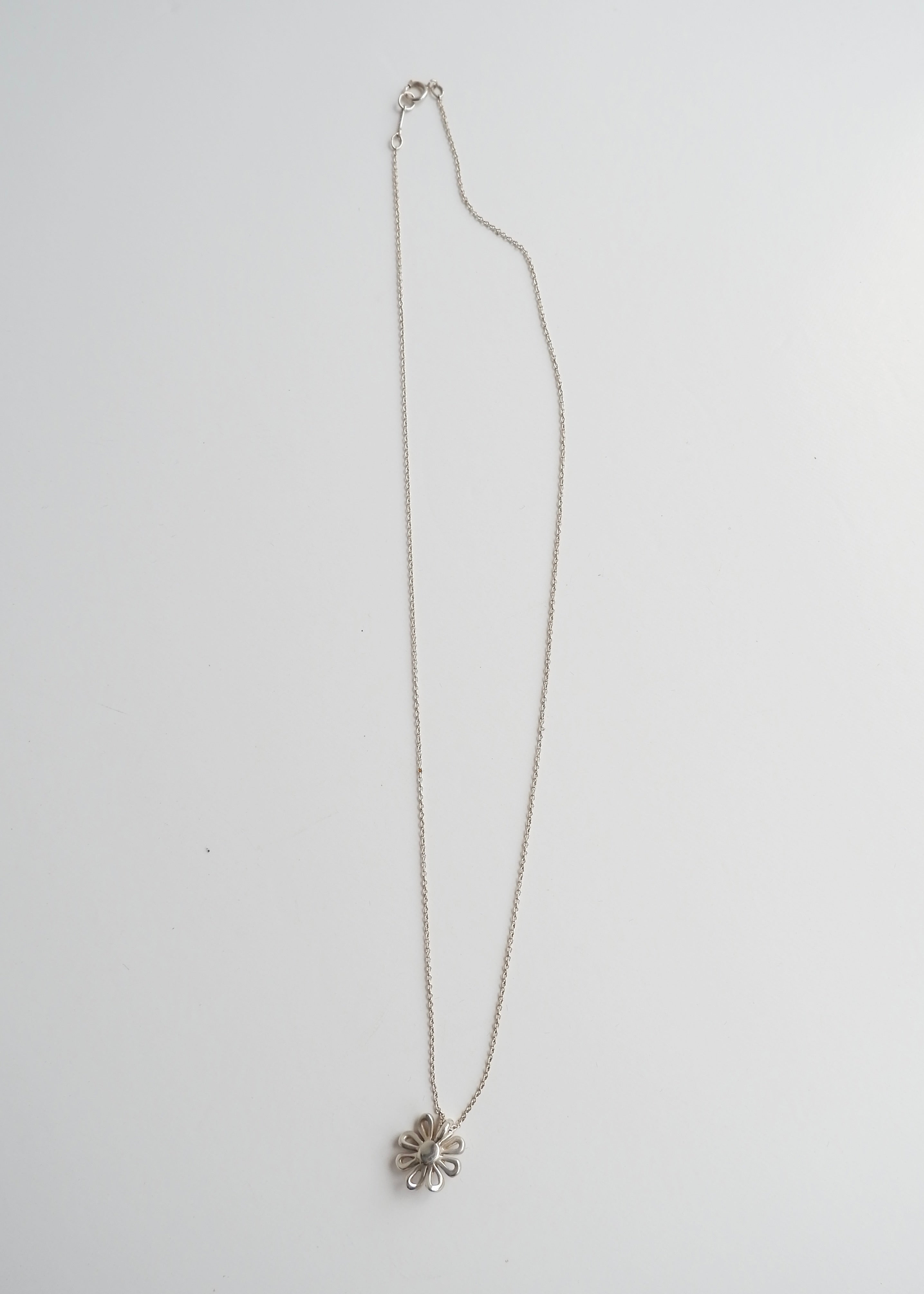 Authentic Preowned Tiffany & Co. Paloma Picasso (925) Silver Daisy Flower Pendant Necklace
