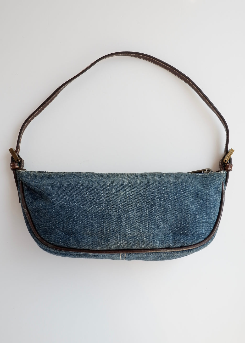 Authentique Sac porté épaule Fendi en jean bleu d'occasion