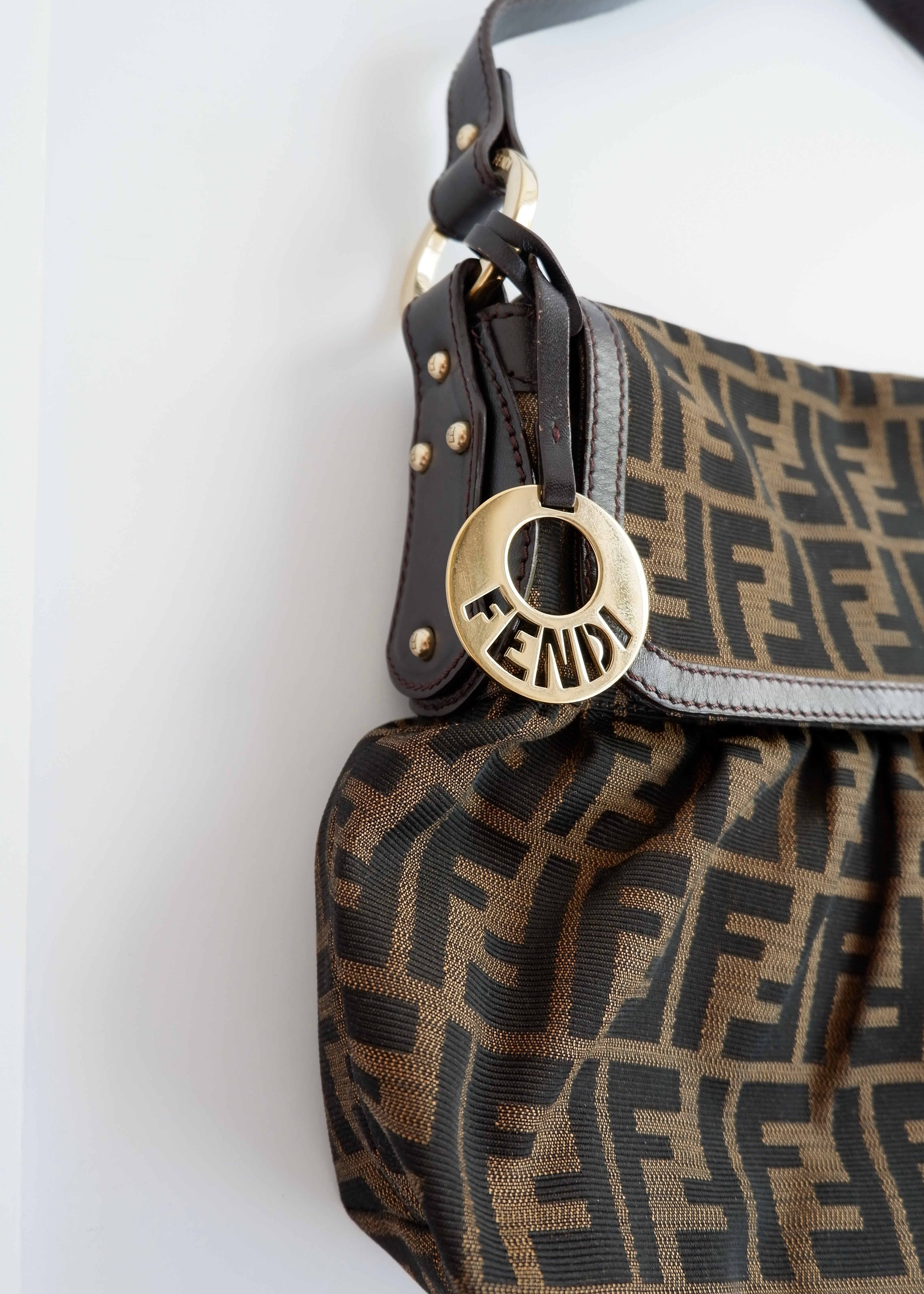 Sac porté épaule Fendi Zucca Chef marron vintage d'occasion authentique