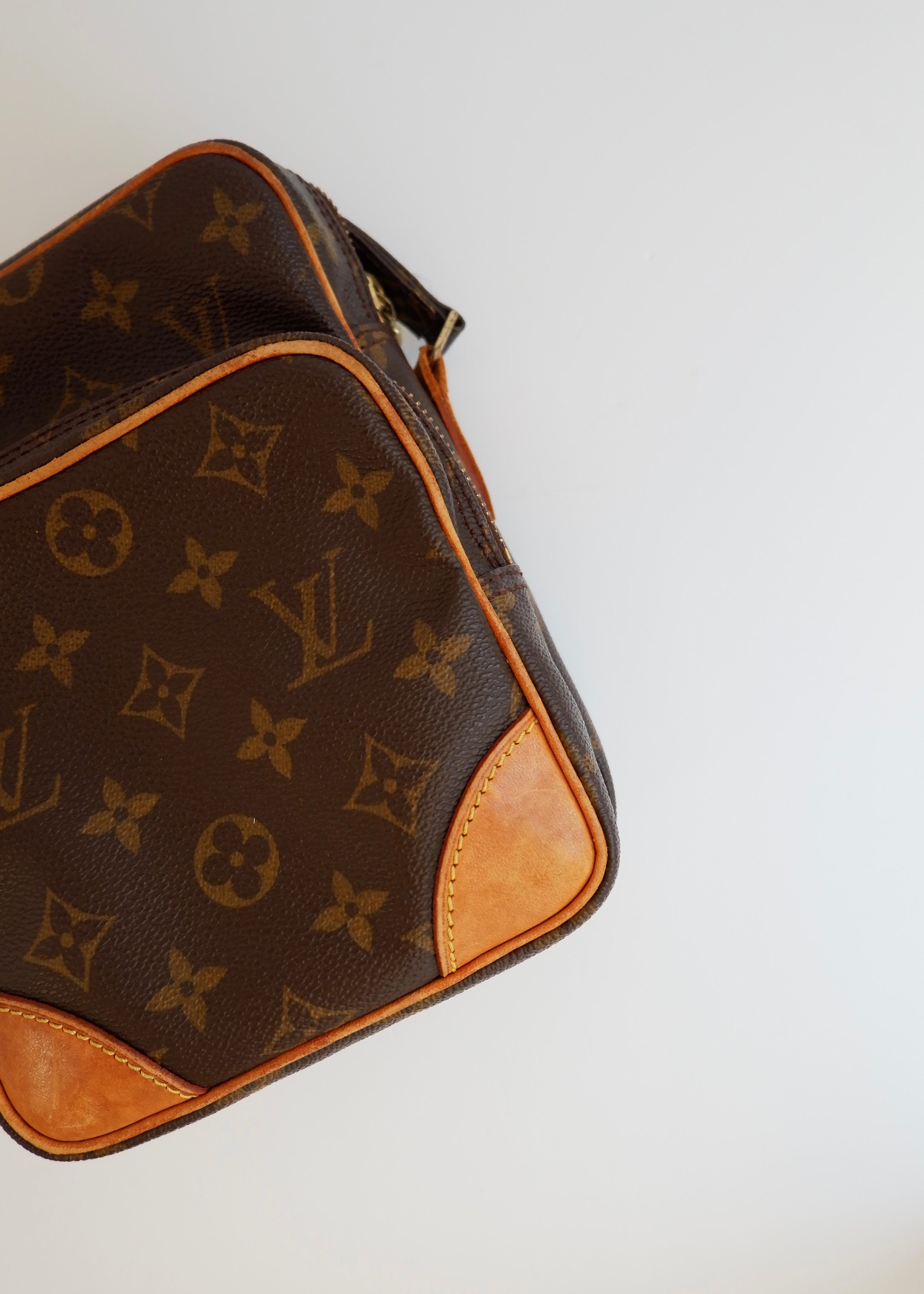 Sac bandoulière Louis Vuitton Amazone Monogram authentique d'occasion
