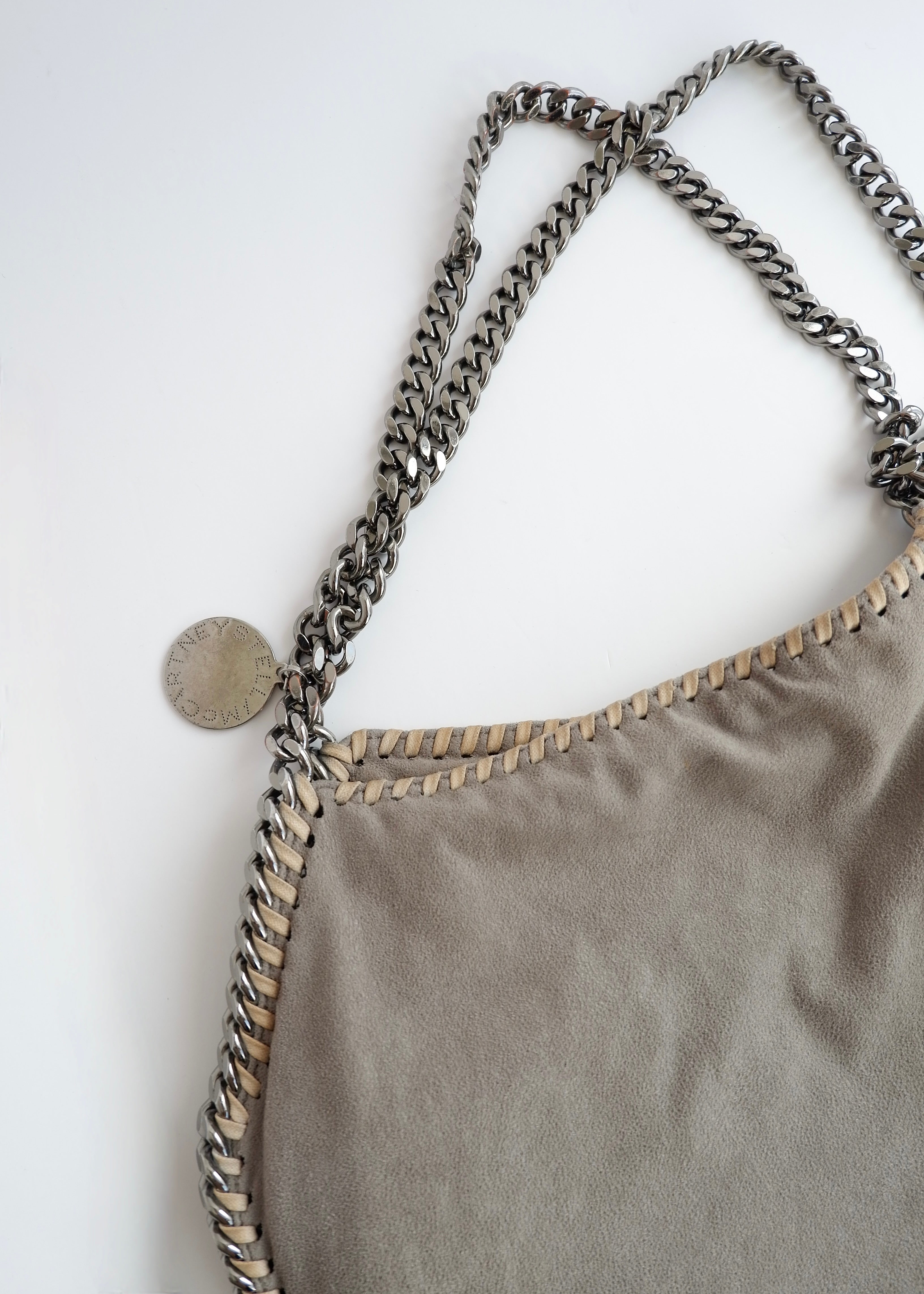 Sac porté épaule Stella McCartney Falabella en tissu gris authentique d'occasion