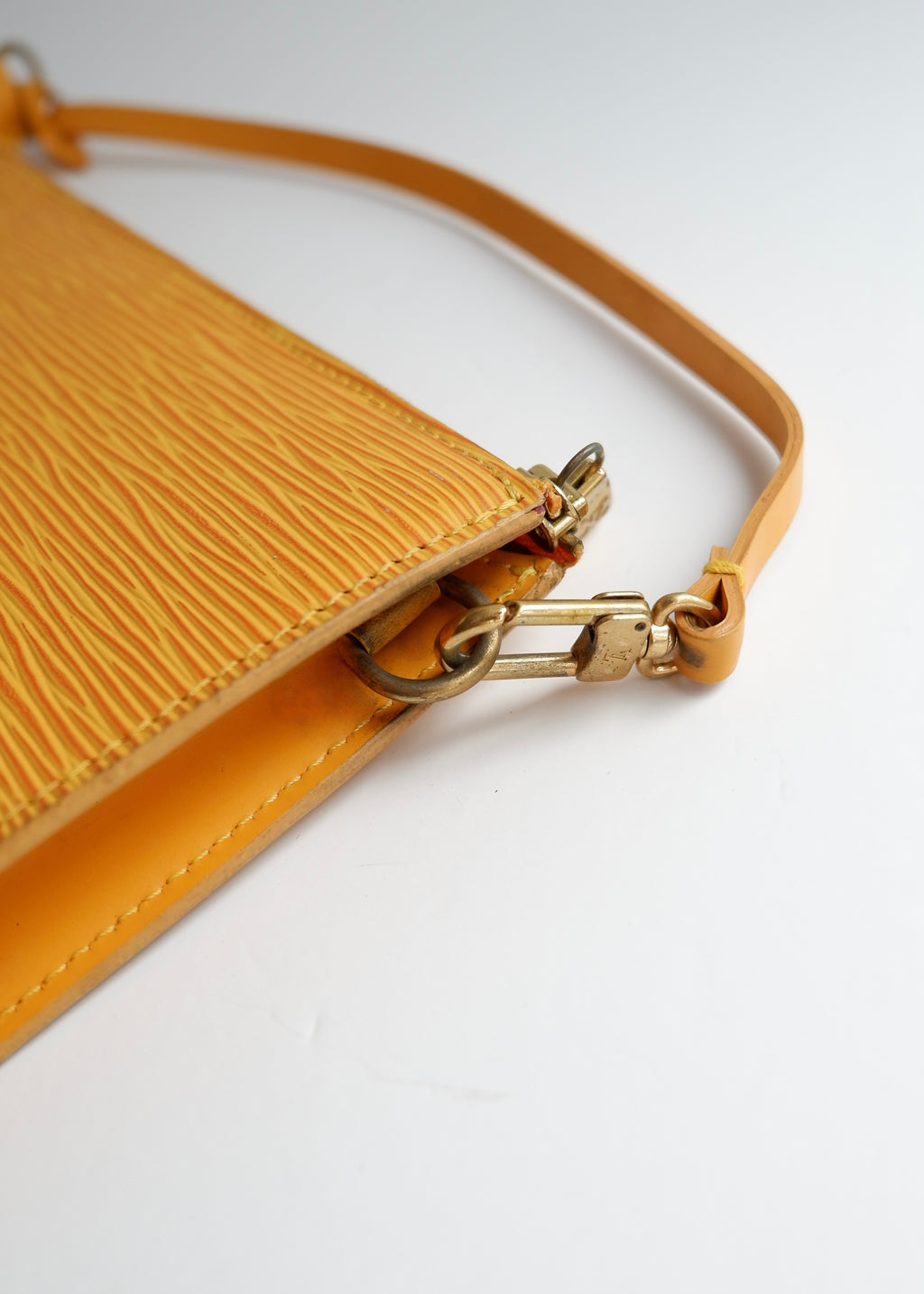 Preowned Louis Vuitton Yellow Epi Leather Pochette Shoulder Bag