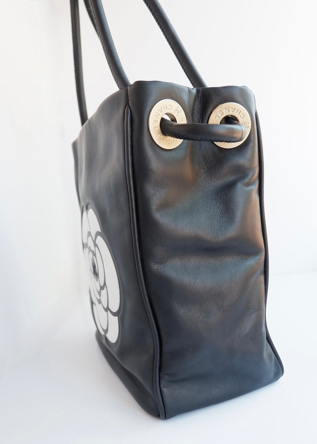 Preowned Chanel Black Leather Camellia Logo Tote Shoulder Bag