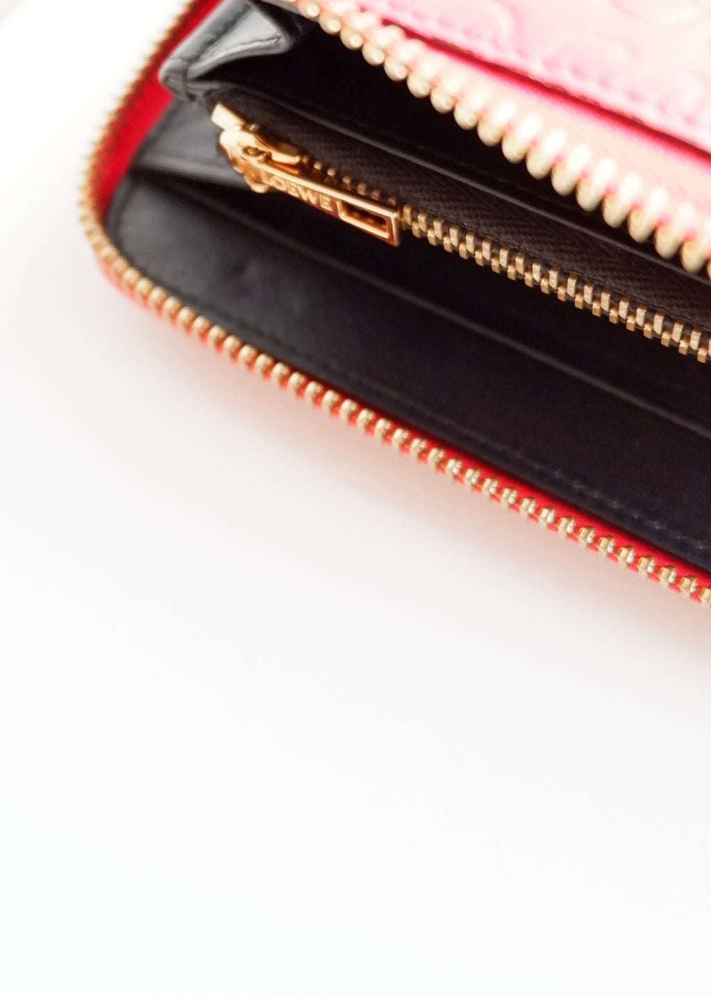 Portefeuille Long Loewe Rouge Zippé Pré-aimé Authentique