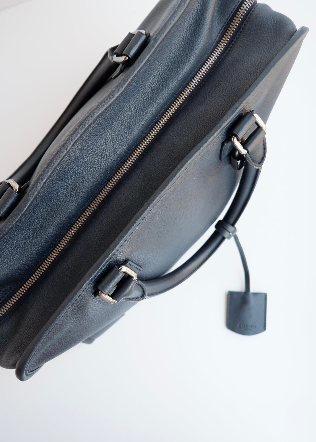 Sac à main Loewe Amazona authentique d'occasion en cuir bleu marine