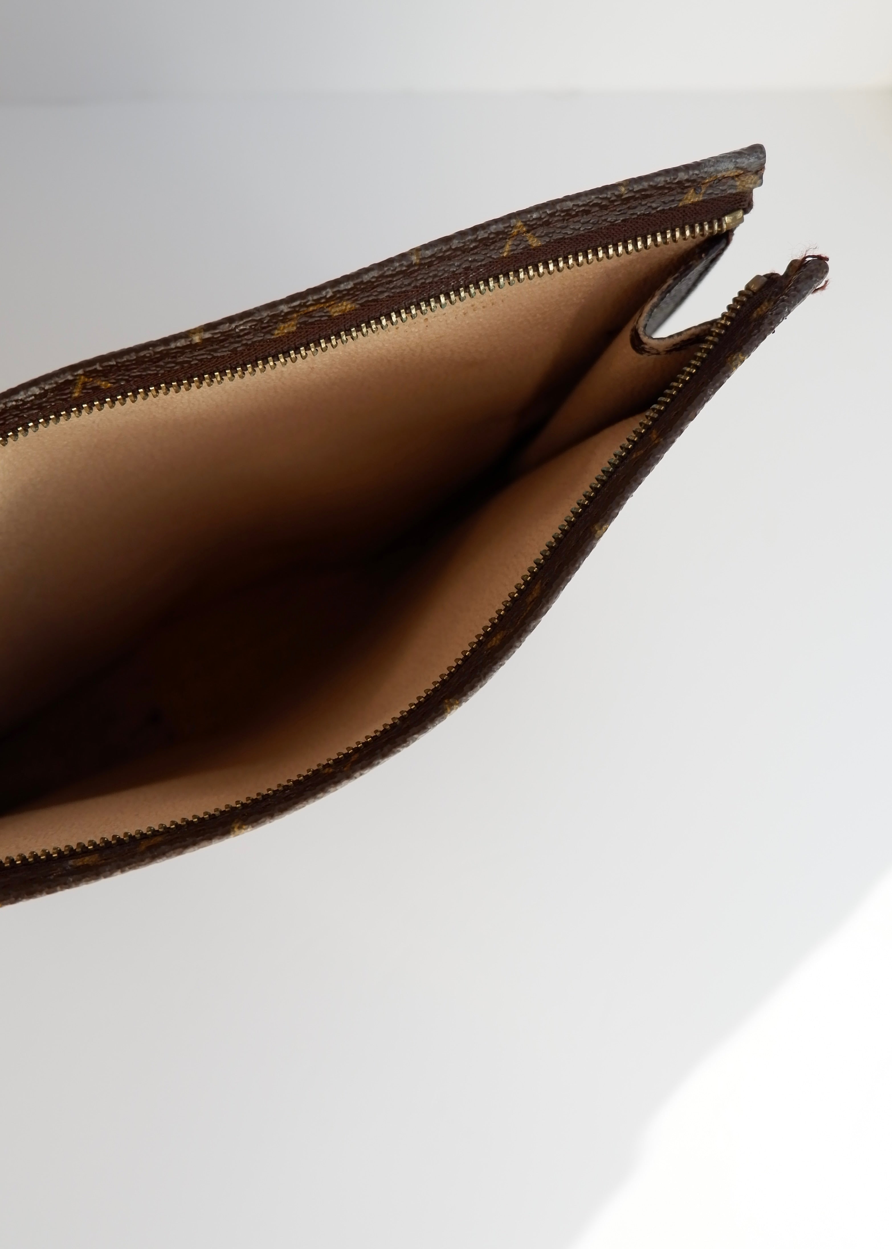 Authentique trousse de toilette monogramme Louis Vuitton d'occasion 26