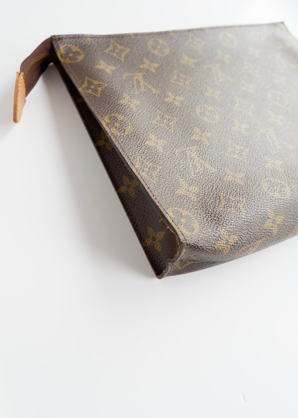 Authentic Preowned Vintage Louis Vuitton Mongram Toiletry 26