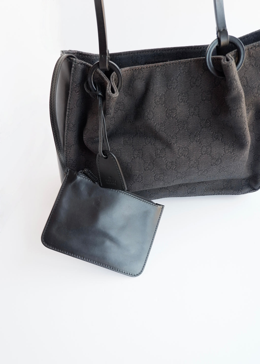 Authentique sac bandoulière Gucci d'occasion en toile GG en jean/cuir noir